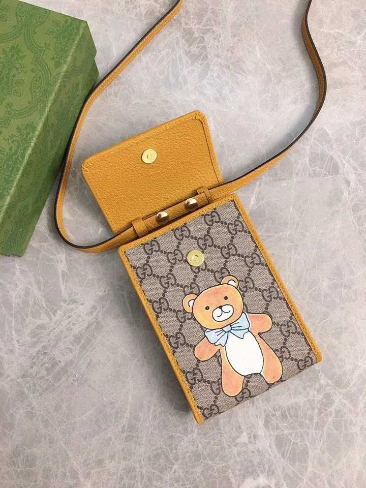 💰520🇭🇺🇭🇺GUCCI KAI Kim Jong-in Joint Bear Series🍃🍃 One-shoulder crossbody mobile phone bag🍃🍃Model: 660161, size: 11.5x18x3.5cm, 🍃🍃made from original leather!