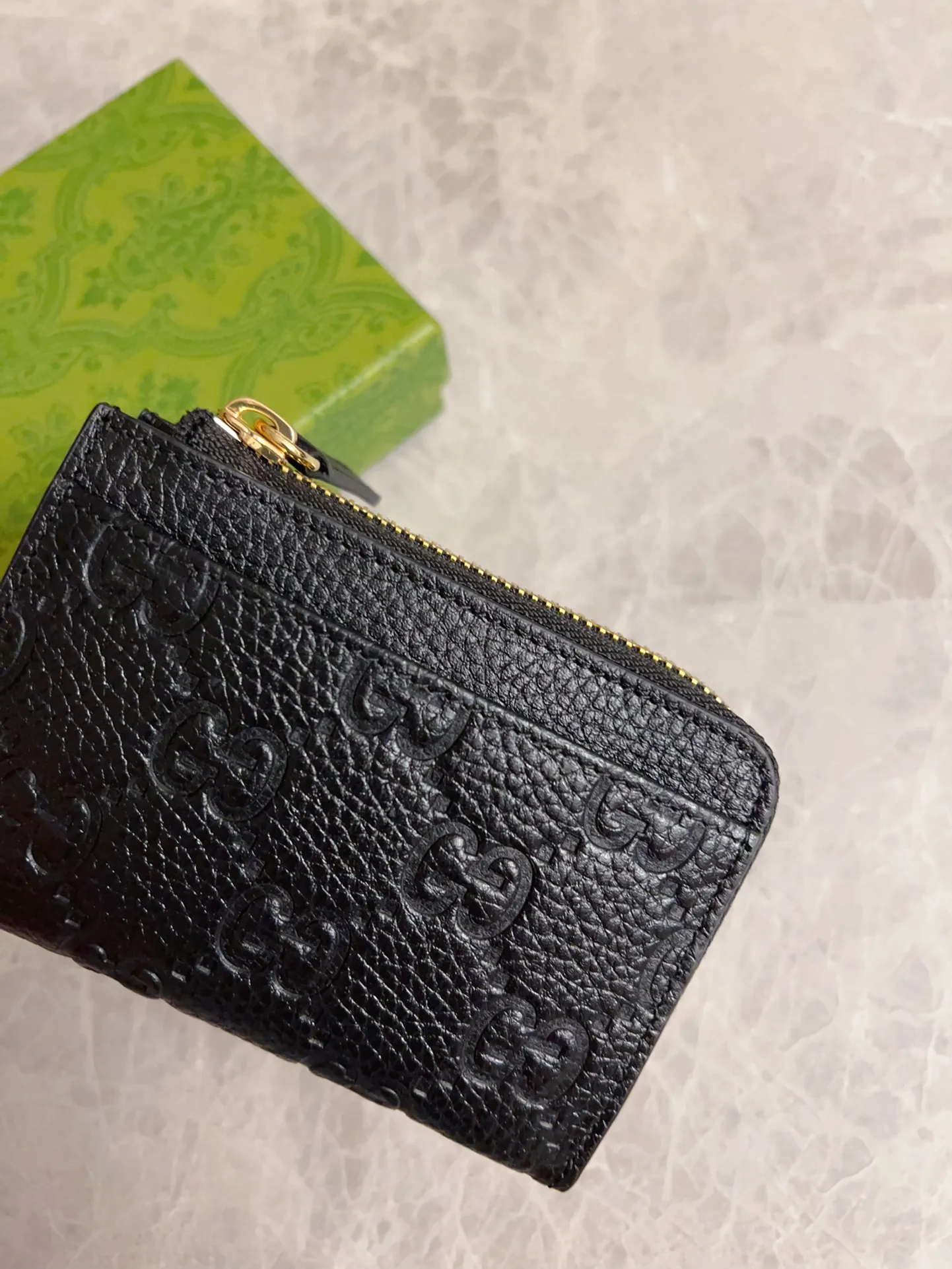 💰 400 🇮🇹🇮🇹New GG Emblem series super soft pink embossed/full leather wallet/card holder💋💋Model: 815936, size: 13x8.5x3cm