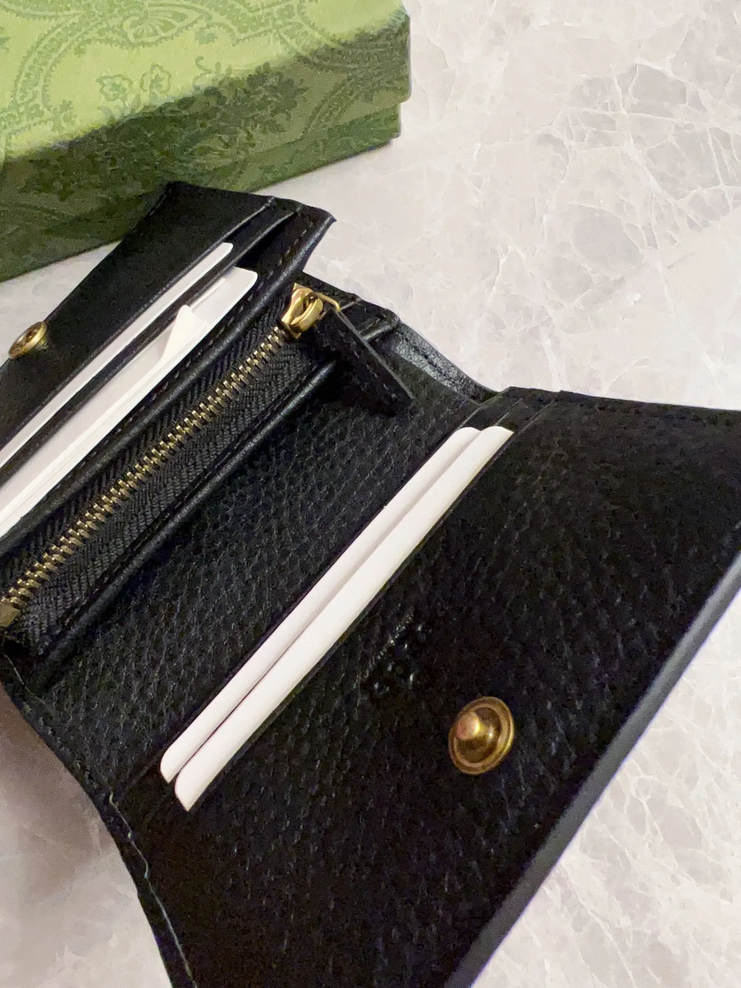 💰400 🇮🇹🇮🇹Gucci’s latest ~ small wallet with interlocking Double G python leather bow🍓🍓Exquisitely crafted from original factory calfskin, 🍓🍓The front bow is made with python leather piping and antique gold tone interlocking Double G details, 🍓🍓Iconic fashion item🍓🍓Model: 746059, Size: 11x 8.5x3cm