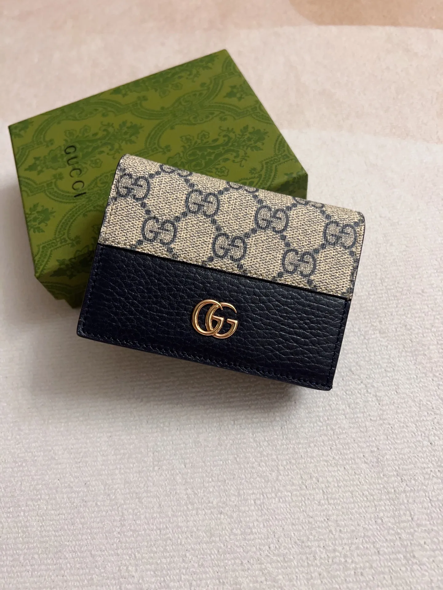 💰350 🇭🇺🇭🇺gucci new product! Using imported original leather and imported thread,‼ ️The new Ophidia series❣ Made of calfskin imported from Italy, equipped with classic double G hardware, a new style and contour support are now available. A structural shape in which the inner side is divided into intervals. 😘Made from top overseas hardware, 💍Model: 658610, Color: Blue PVC Size: 11x9x3cm