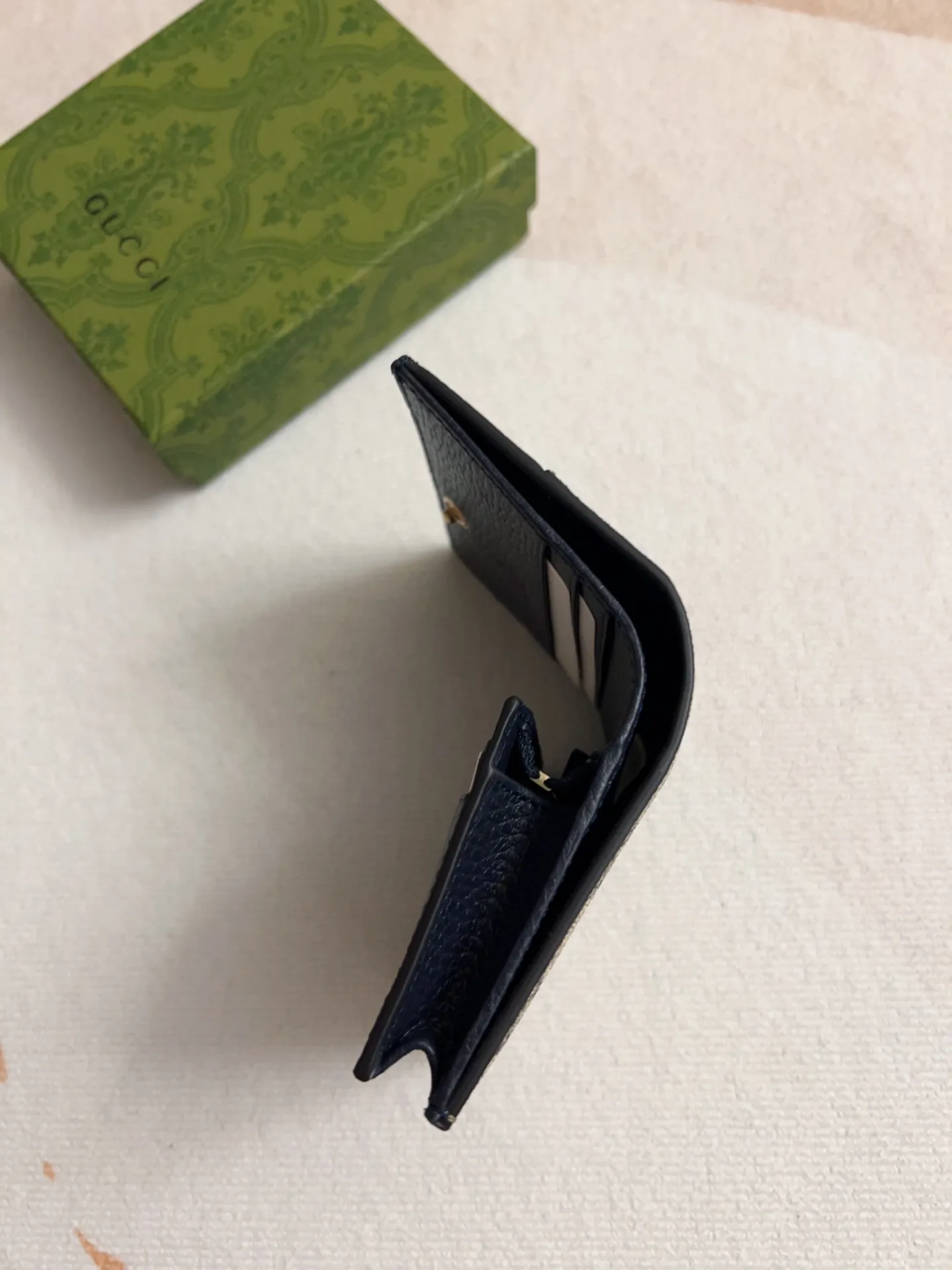 💰350 🇭🇺🇭🇺gucci new product! Using imported original leather and imported thread,‼ ️The new Ophidia series❣ Made of calfskin imported from Italy, equipped with classic double G hardware, a new style and contour support are now available. A structural shape in which the inner side is divided into intervals. 😘Made from top overseas hardware, 💍Model: 658610, Color: Blue PVC Size: 11x9x3cm