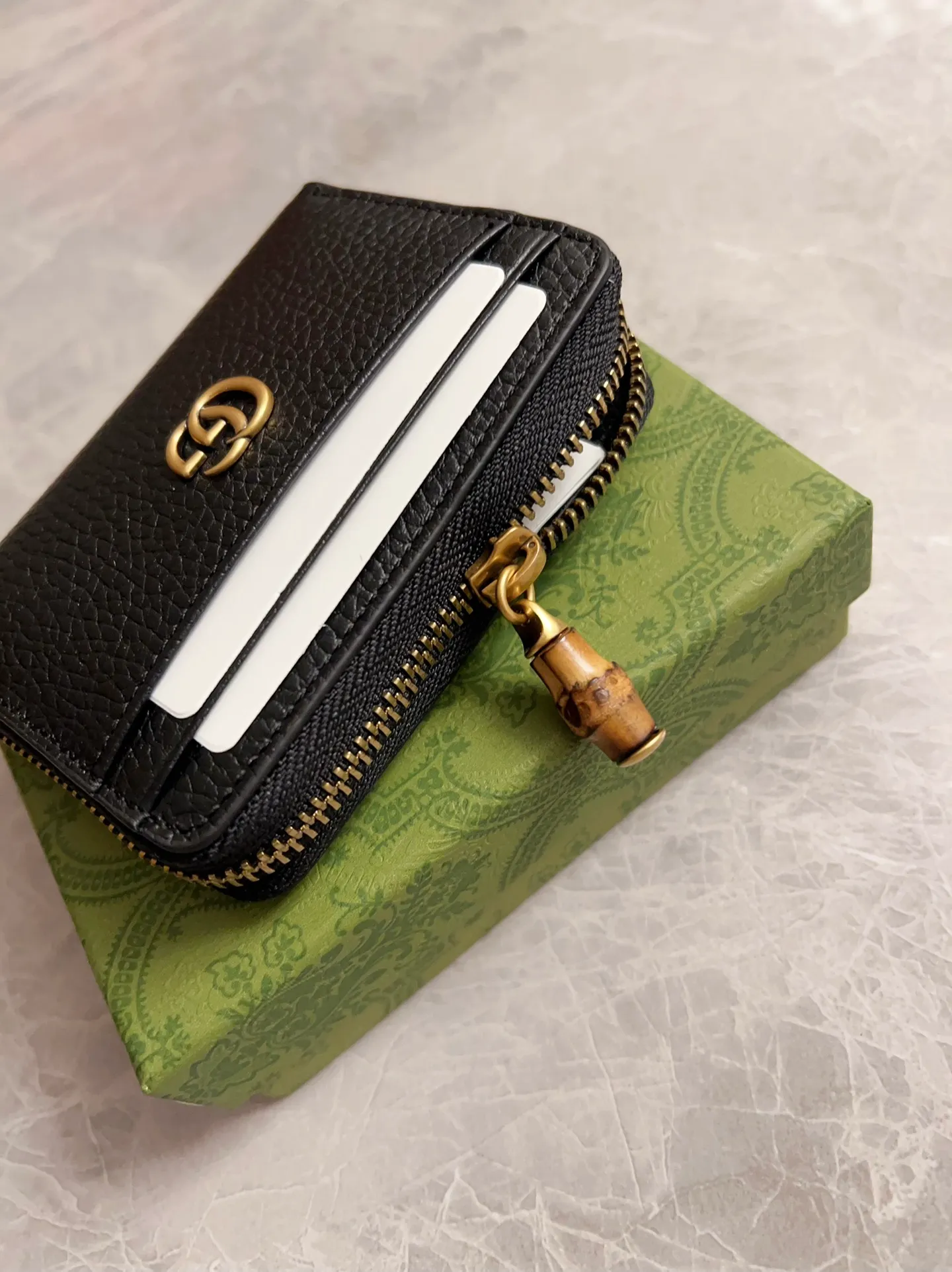 💰400🇭🇺🇭🇺GG Marmont series card holder has arrived! Exquisite and generous! Model: 739500 Dimensions: 11.5x9x2cm. Color: black/original leather.