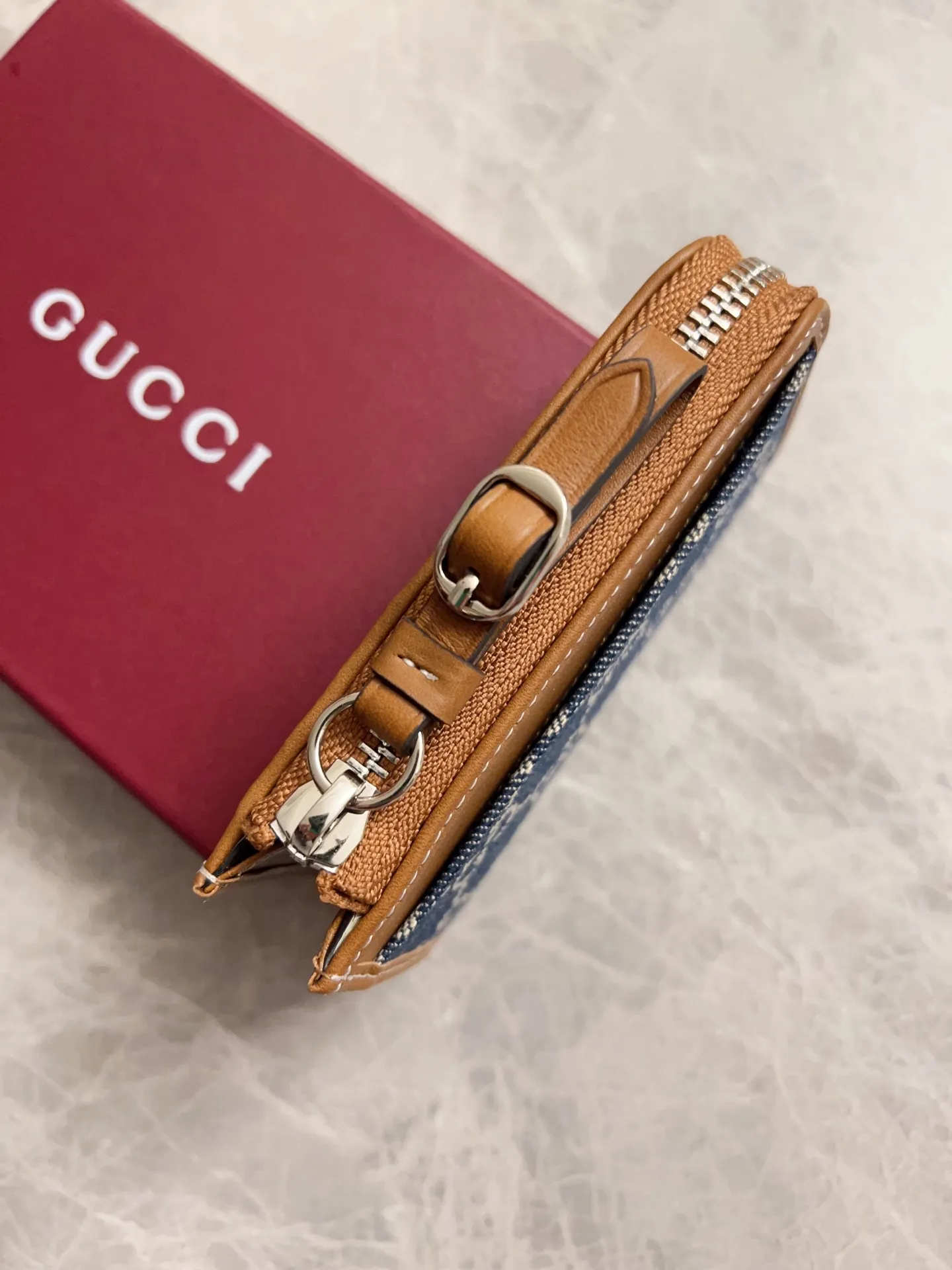 💰410 🇭🇺🇭🇺Original product! 🧽🧽jackie1961 denim denim series launches a new compact and noble style🧽🧽White hardware buckles and washed denim make the whole design exude elegance and timelessness🧽🧽Exquisite and fashionable! 🧽🧽Model: 821804, size: 13x8.5x3cm, color: denim/brown leather