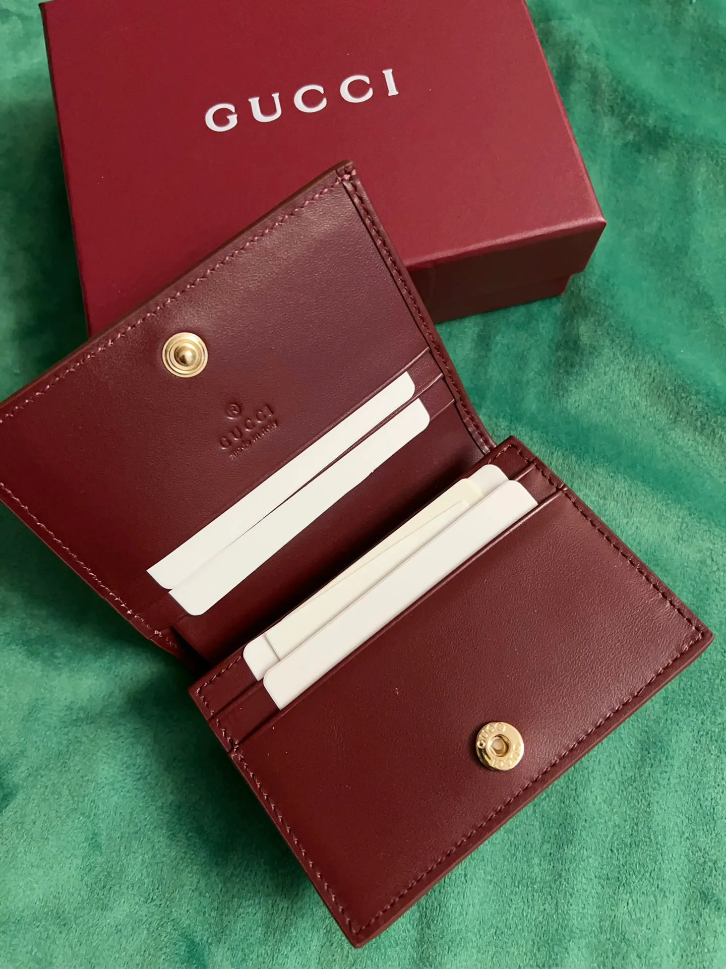 💰360 🇭🇺🇭🇺New products on official website! Exquisite small card holder~wallet🐹🐹PVC with burgundy calfskin, with cute and exquisite cartoon patterns on the leather! 🐹🐹Style number 818767, size: 11x8x3cm, 🐹🐹Little red cat, puppy, panda, owl, exquisite and cute! Original product!