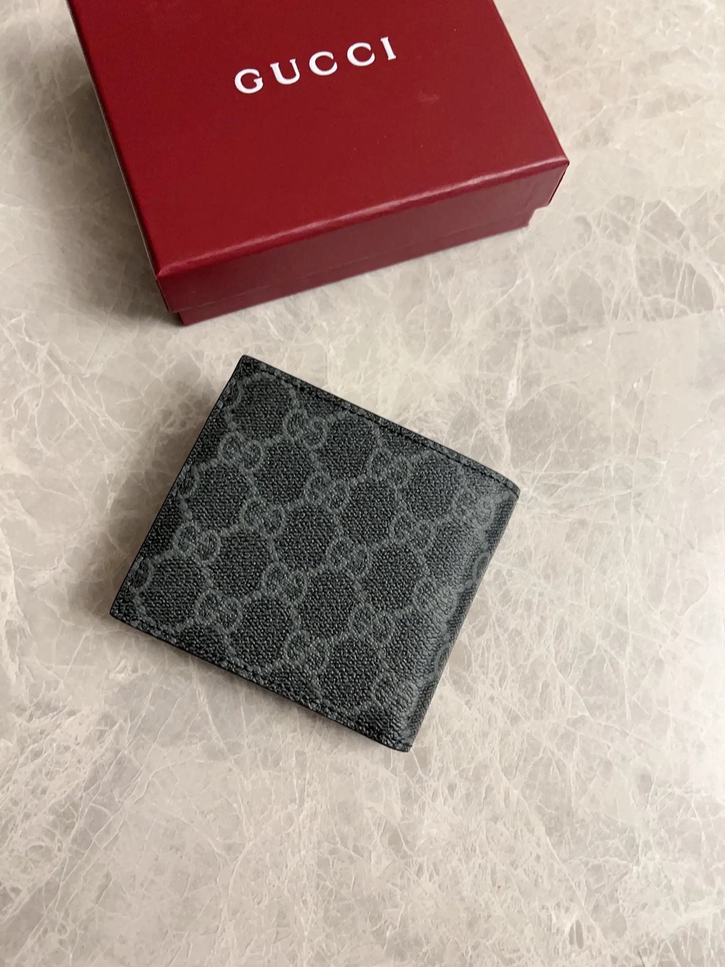 💰320🇭🇺🇭🇺GG Emblem series reinterprets the classic double G pattern with creative design and innovative functions. 🍃🍃New granular PVC fabric with original factory calfskin, fashionable and versatile! 🍃🍃Brown, black Style number: 821201 (card + coin bag) Size: 11x9cm