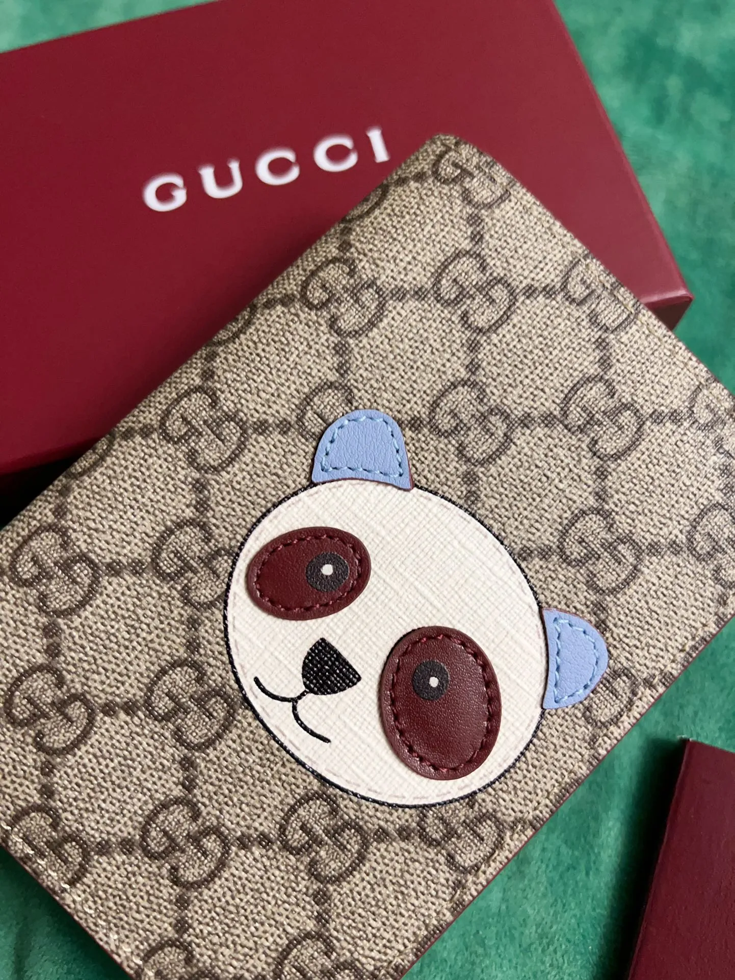 💰380🇭🇺🇭🇺New products on the official website! Exquisite passport holder🐹🐹PVC with burgundy calfskin, with cute and exquisite cartoon patterns on the leather! 🐹🐹Style number 810072, size: 14x10, 🐹🐹Little red cat, puppy, panda, owl, exquisite and cute! Original product!