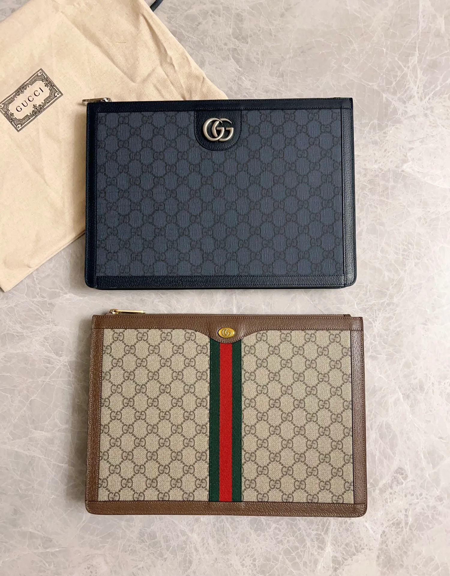 💰580 🇭🇺🇭🇺GucciO’s latest phidia series clutch bag, Ophidia series items have endless retro feelings. Dark blue GG Supreme canvas, dark blue cowhide leather trim, palladium tone hardware Double G, zippered inner pocket, zipper closure. Model: 674078 Dimensions: 34x 24x 5cm Color: dark blue/pvc.