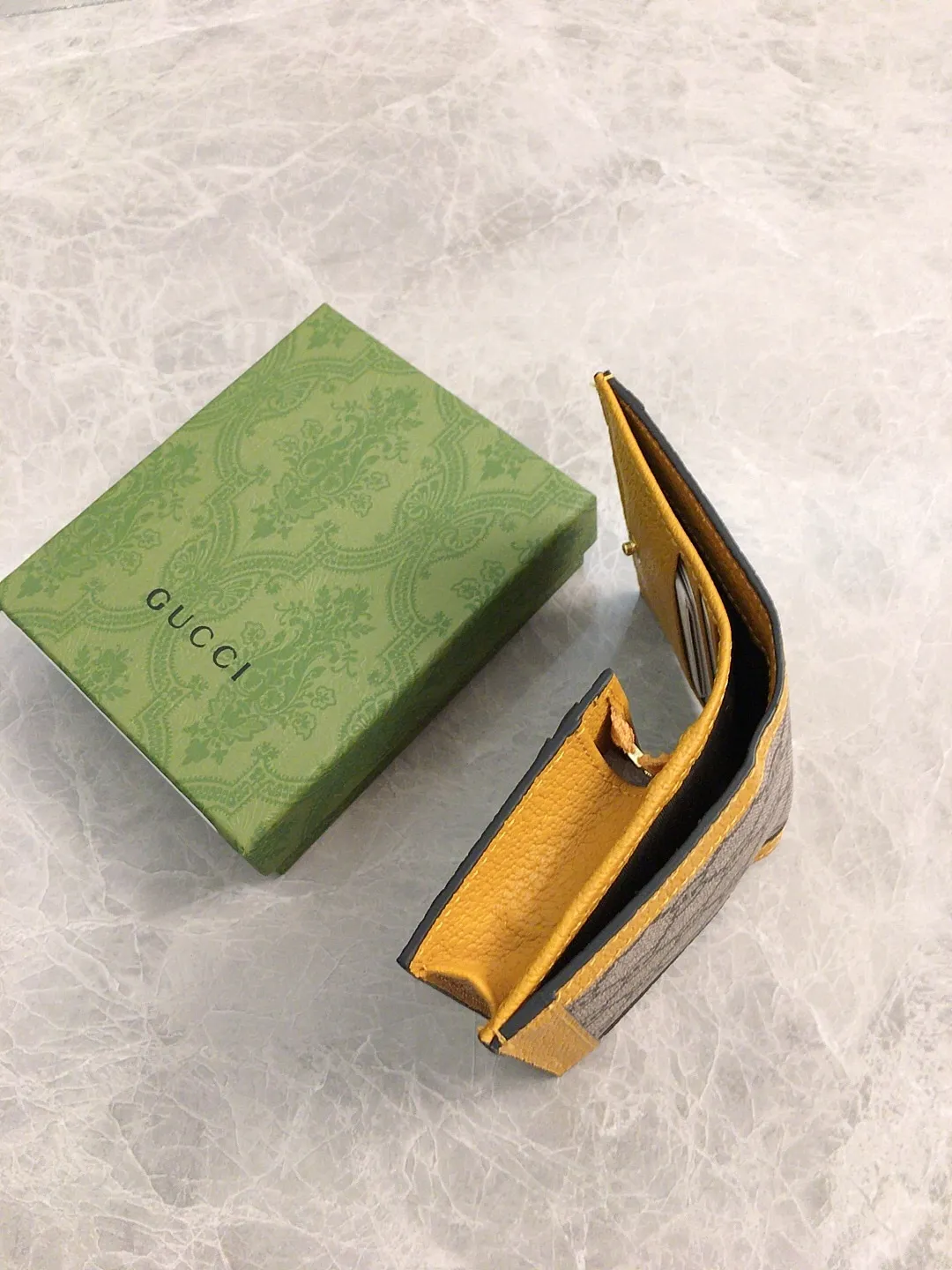 💰370 🇭🇺🇭🇺GUCCI KAI Kim Jong-in Joint Bear Series 🍃🍃 Short card holder ~ wallet 🍃🍃Model: 660510, size: 11x8x2.5cm, 🍃🍃made from original leather!