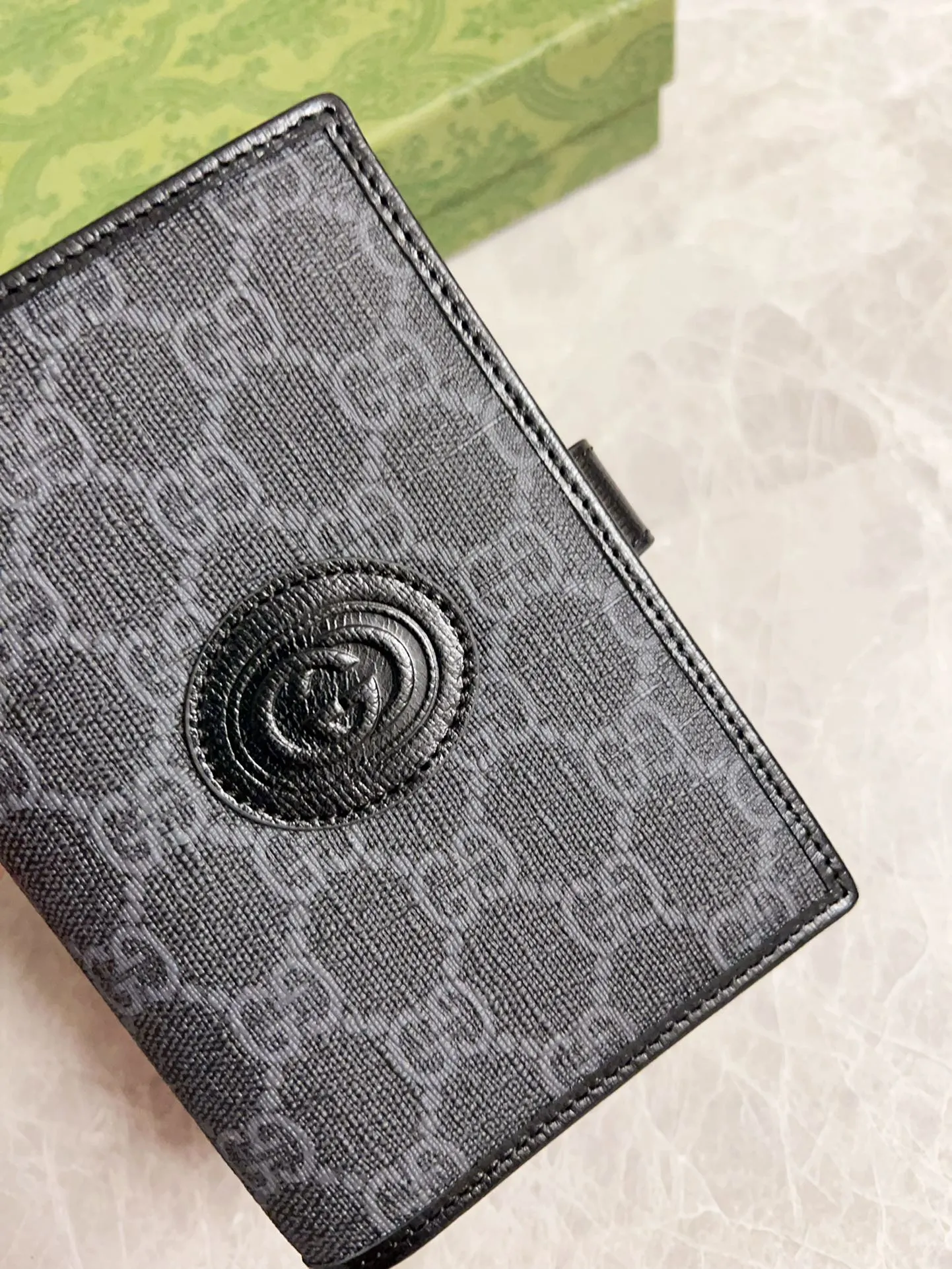 💰350 Real photos! Passport holder model number 724562 Pvc brown black pvc ~🎈🎈🎈 size: width 10.5x height 14.5, 🎉🎉🎉 shipped!
