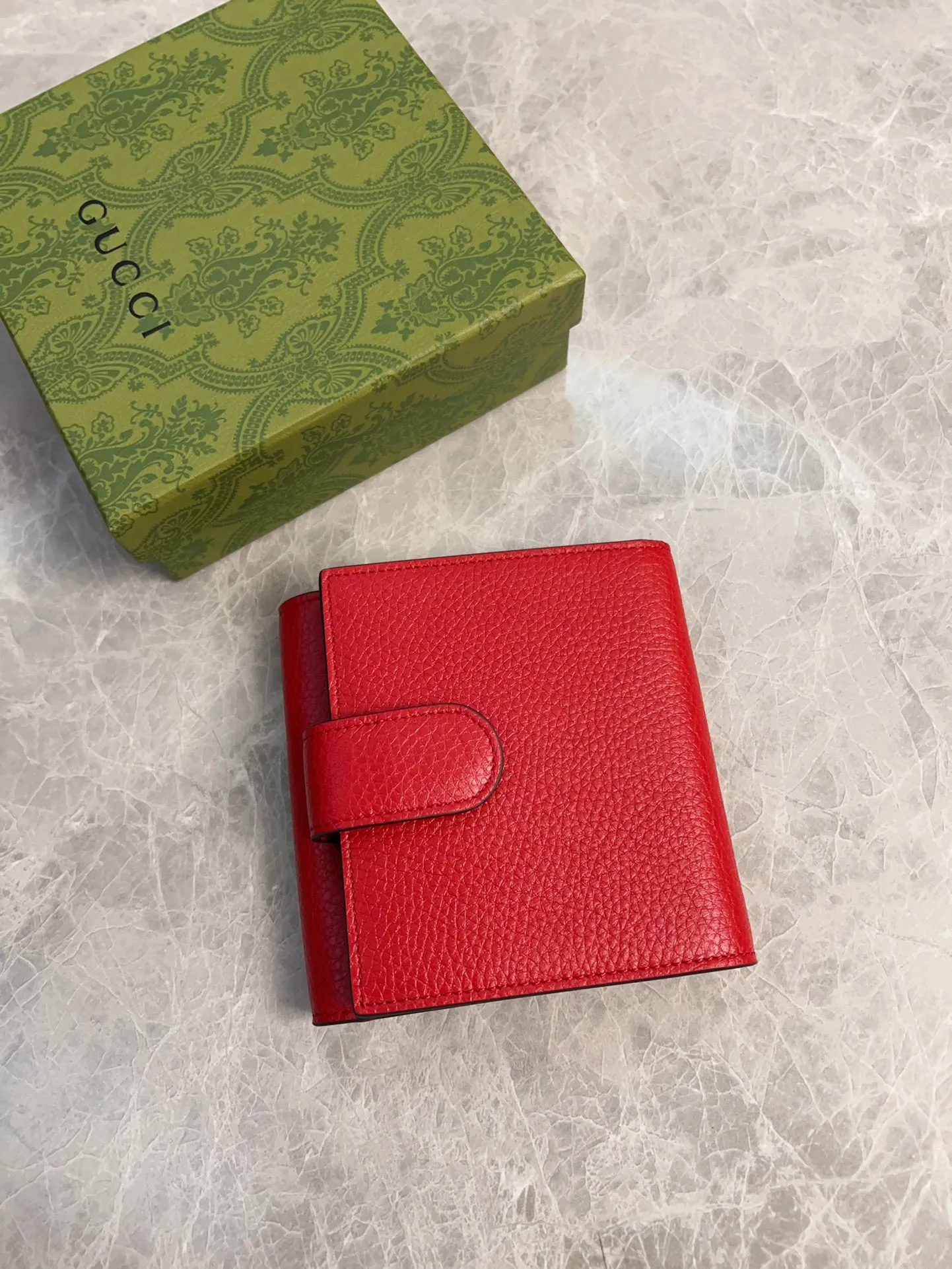 💰440 🇭🇺🇭🇺The latest model original Ferrari leather ~ pressed large G🌷🌷original double G hardware 🌷🌷exquisite oil edges! Model: 615525 Size: 12x11x3cm 🌷🌷Color: bright red