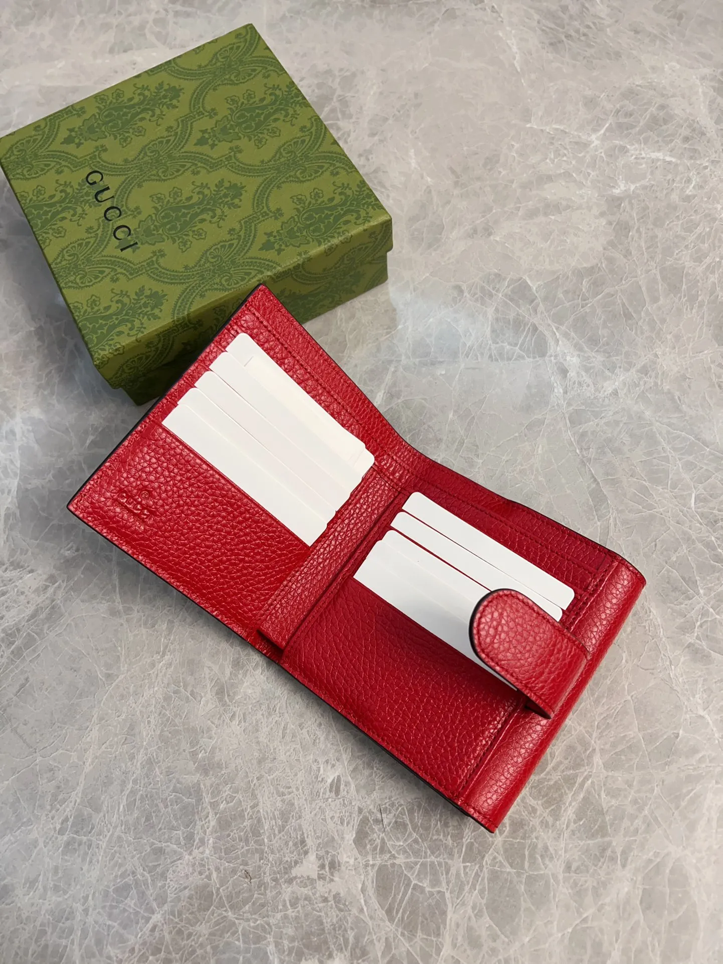 💰440 🇭🇺🇭🇺The latest model original Ferrari leather ~ pressed large G🌷🌷original double G hardware 🌷🌷exquisite oil edges! Model: 615525 Size: 12x11x3cm 🌷🌷Color: bright red