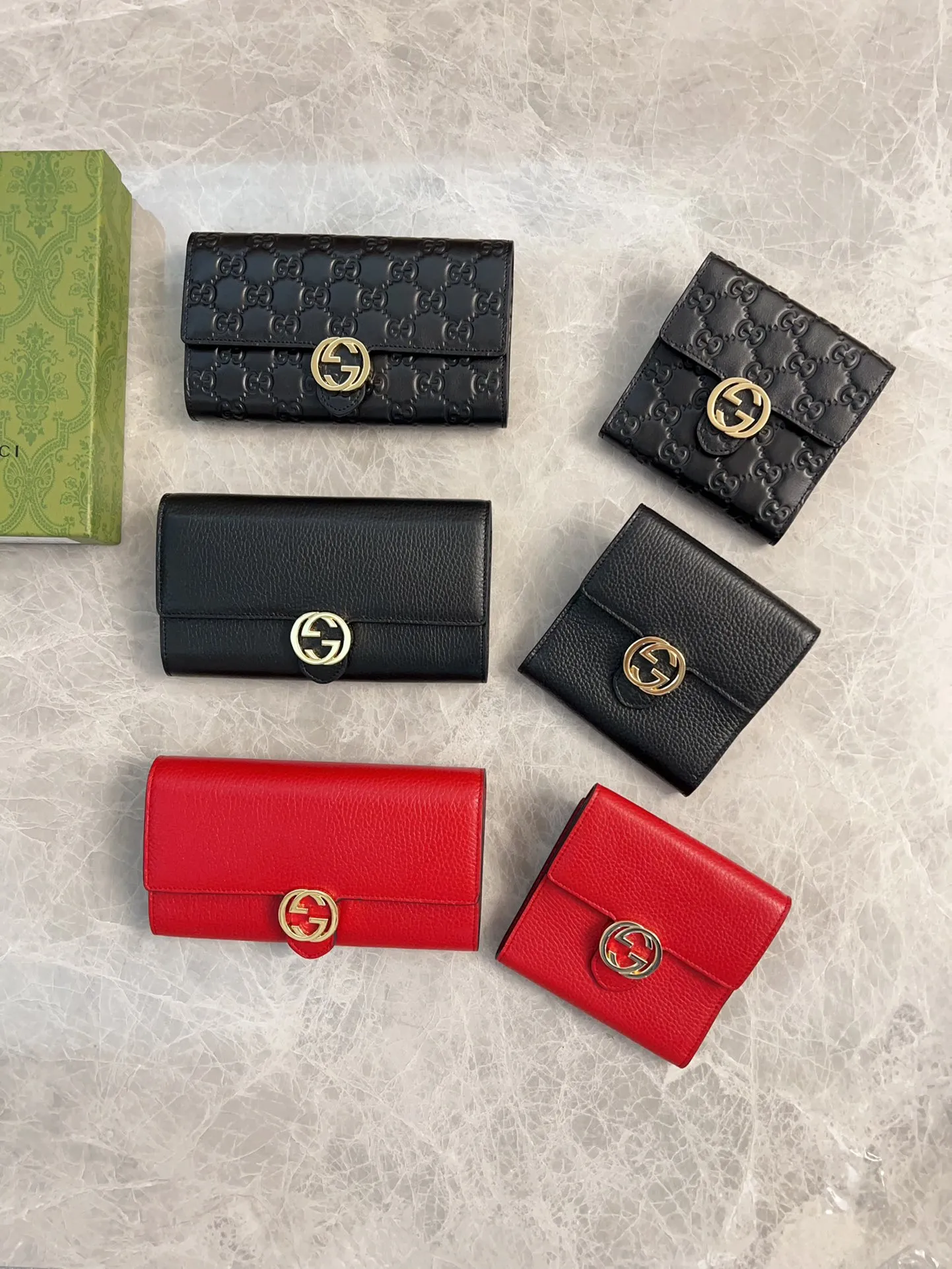 💰440 🇭🇺🇭🇺The latest model original Ferrari leather ~ pressed large G🌷🌷original double G hardware 🌷🌷exquisite oil edges! Model: 615525 Size: 12x11x3cm 🌷🌷Color: bright red