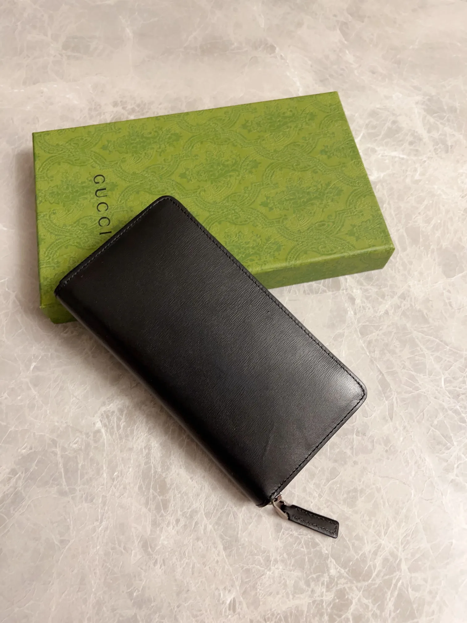💰400🇭🇺🇭🇺The latest version of the GG marmont full zipper wallet at the counter🗽🗽Model: 428736, color: Gram, ancient silver double G logo🗽🗽Imported original toothpick pattern cowhide, perfect to the extreme,🗽🗽exclusive real-life photos 🗽🗽Size: 19x10x2.5cm