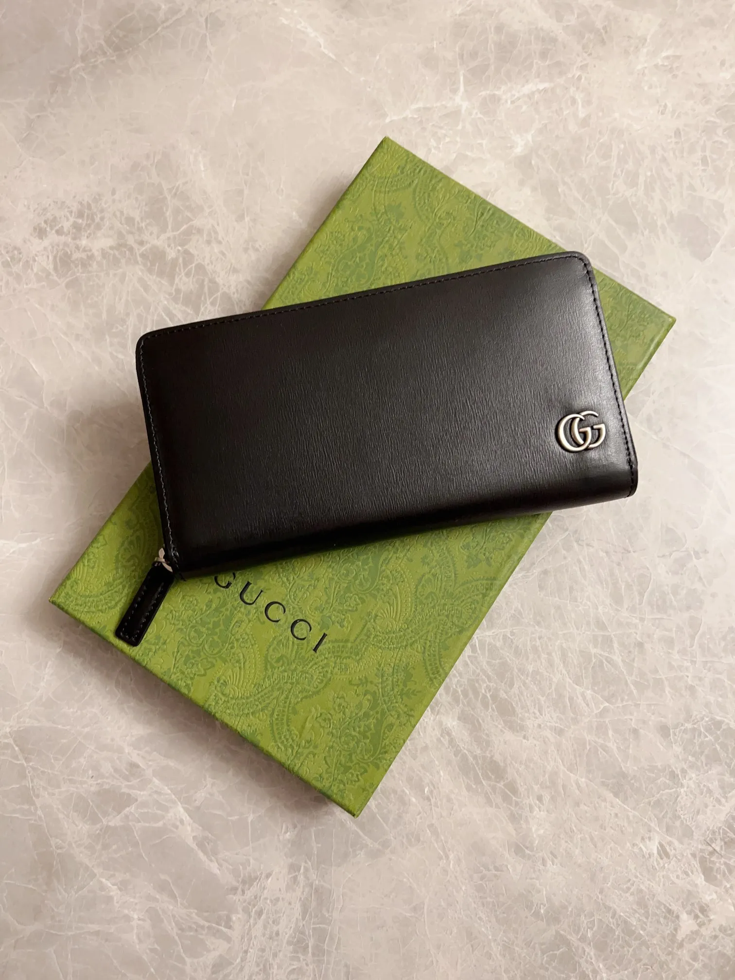 💰400🇭🇺🇭🇺The latest version of the GG marmont full zipper wallet at the counter🗽🗽Model: 428736, color: Gram, ancient silver double G logo🗽🗽Imported original toothpick pattern cowhide, perfect to the extreme,🗽🗽exclusive real-life photos 🗽🗽Size: 19x10x2.5cm