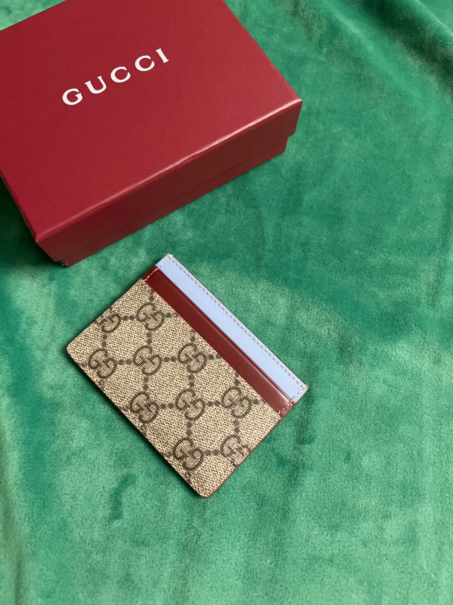 💰260 🇭🇺🇭🇺New product on official website! Exquisite small card holder PVC with burgundy calfskin, 🤡🤡cut and printed with cute and exquisite cartoon patterns! 🤡🤡Style number 818769, size: 11x7cm, 🤡🤡little red cat, puppy, panda, owl, exquisite and cute! Original product!