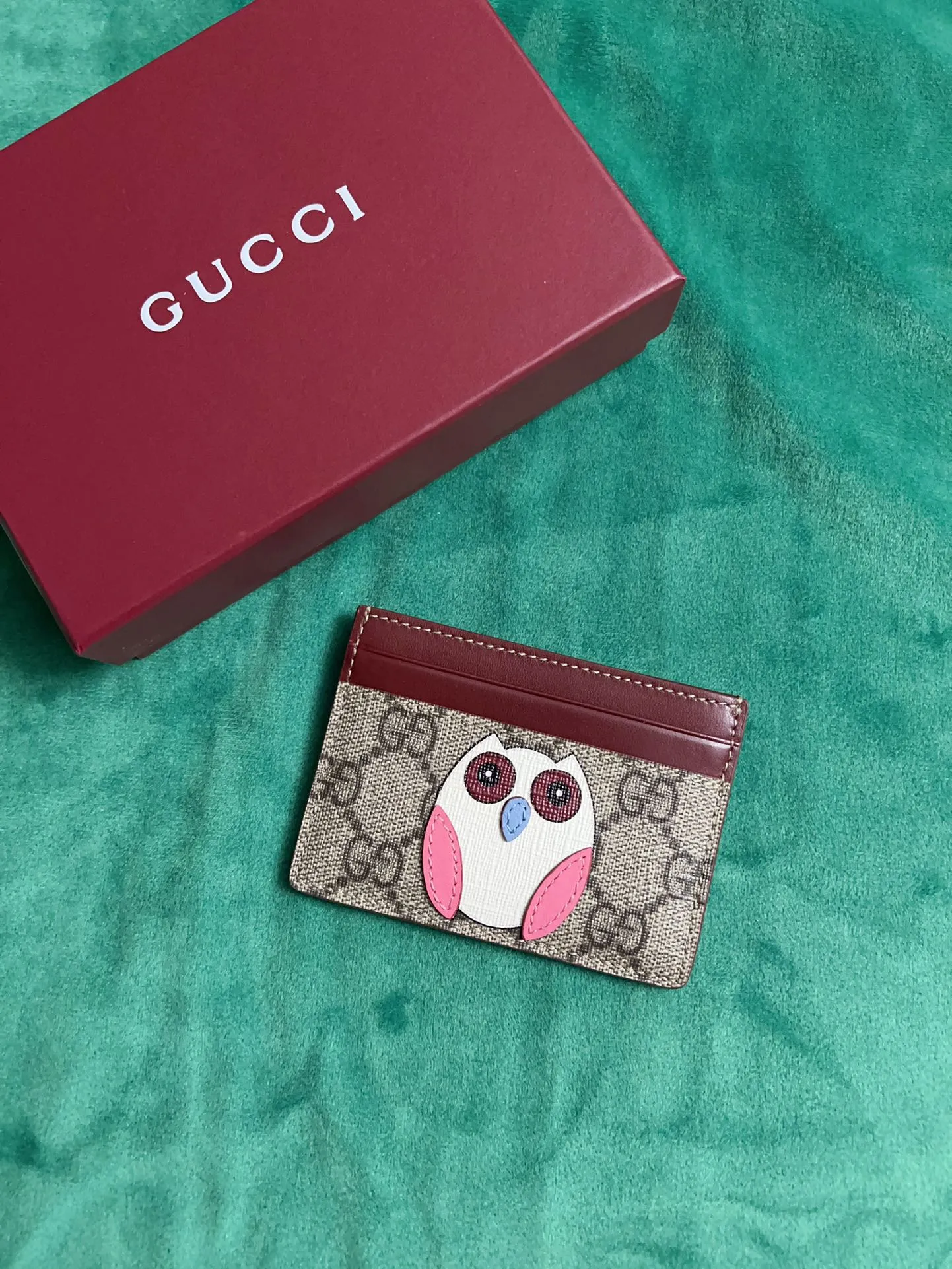 💰260 🇭🇺🇭🇺New product on official website! Exquisite small card holder PVC with burgundy calfskin, 🤡🤡cut and printed with cute and exquisite cartoon patterns! 🤡🤡Style number 818769, size: 11x7cm, 🤡🤡little red cat, puppy, panda, owl, exquisite and cute! Original product!