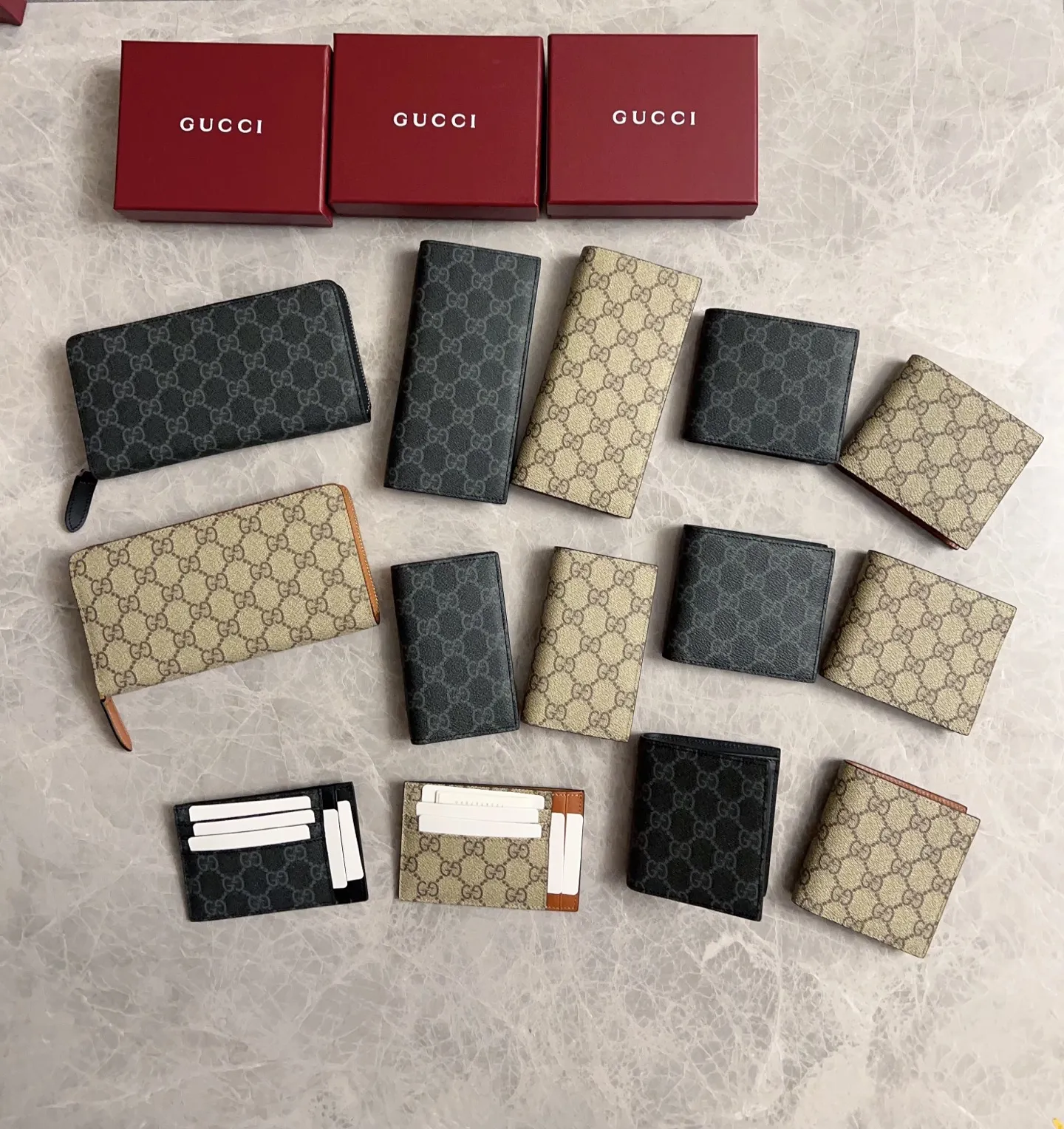 💰390 🇭🇺🇭🇺GG Emblem series reinterprets the classic double G pattern with creative design and innovative functions, 🍃🍃new granular PVC fabric with original factory calfskin, fashionable and versatile! 🍃🍃Brown, black Style number: 821213 Size: 19x9cm