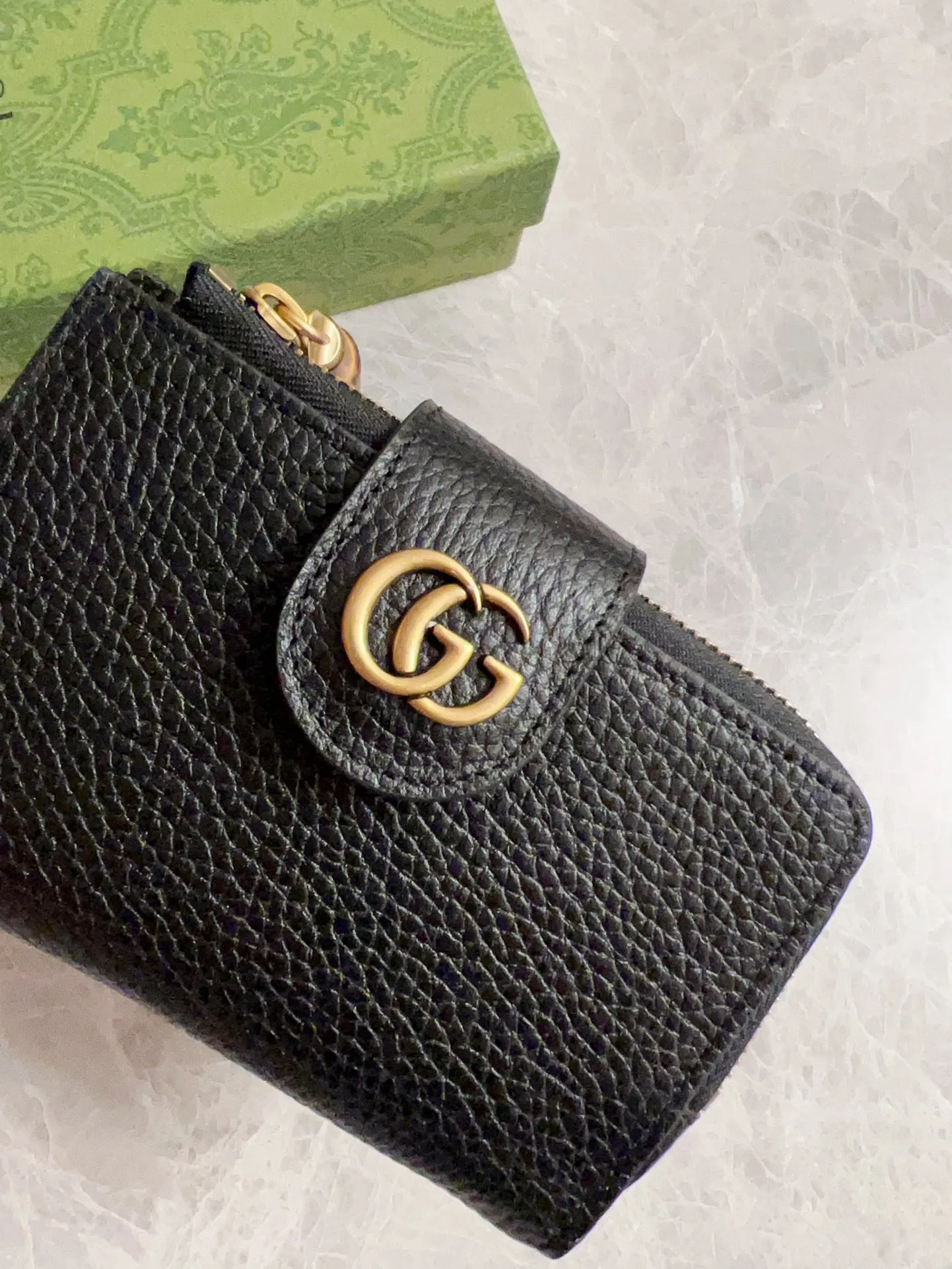 💰420 🇭🇺🇭🇺GG Marmont series card holder has arrived! Exquisite and generous! Model: 739498 Dimensions: 13x8.5x2cm. Color: black/burgundy/brown/original leather.