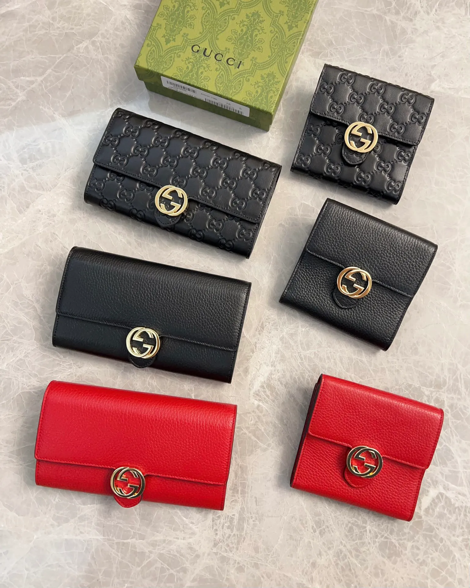 💰440 🇭🇺🇭🇺The latest model Original Ferrari leather ~ Pressed GⓂ️Ⓜ️Original double G hardware Ⓜ️Ⓜ️Exquisite oil edges! Model: 615524, size: 19x10x2.5cm, color: bright red