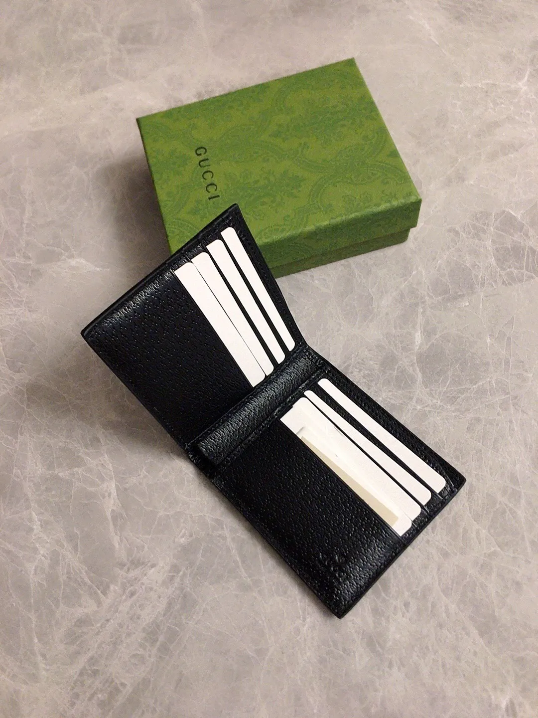 💰280🇭🇺🇭🇺The latest version of the GG marmont short wallet at the counter🚇🚇Model: 428726, Color: Gram, Bronze Double G logo🚇🚇Imported original pig grain leather is perfect to the extreme,🚇🚇Exclusive real-life photos 🚇🚇Size: 11x9x1.5cm