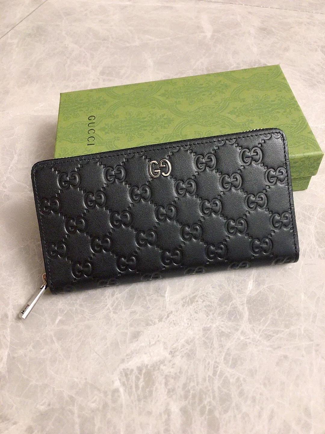 💰400🇭🇺🇭🇺New men's zipper wallet🎷🎷Counter quality, authentic mold opening, real shot! 🎷🎷Original cowhide~Using hot-pressed exquisite printing, thick to the touch, with the latest~double GG metal logo🎷🎷Imported cotton YKK zipper🎷🎷Fashionable and elegant, low-key luxury, model: 473928, size: 19x 10x2cm