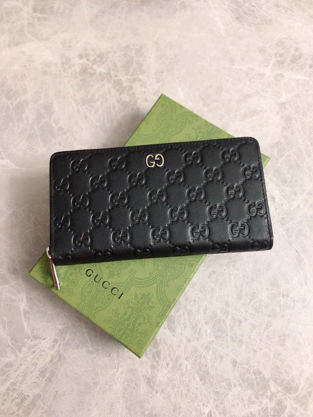💰400🇭🇺🇭🇺New men's zipper wallet🎷🎷Counter quality, authentic mold opening, real shot! 🎷🎷Original cowhide~Using hot-pressed exquisite printing, thick to the touch, with the latest~double GG metal logo🎷🎷Imported cotton YKK zipper🎷🎷Fashionable and elegant, low-key luxury, model: 473928, size: 19x 10x2cm