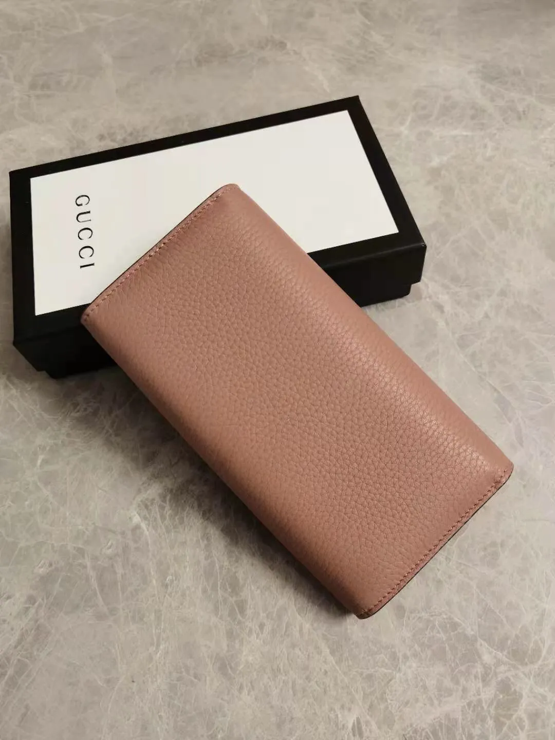 💰 420🇭🇺🇭🇺Original product! The latest model in the counter, 🦄🦄Top imported first-layer textured cowhide^_^24K high temperature electroplating hardware^_^Perfect stitching 🦄🦄Comparable to genuine products🦄🦄Model number: 400586 Color: black, nude pink, bright red, size: 19.5-10-2.5cm