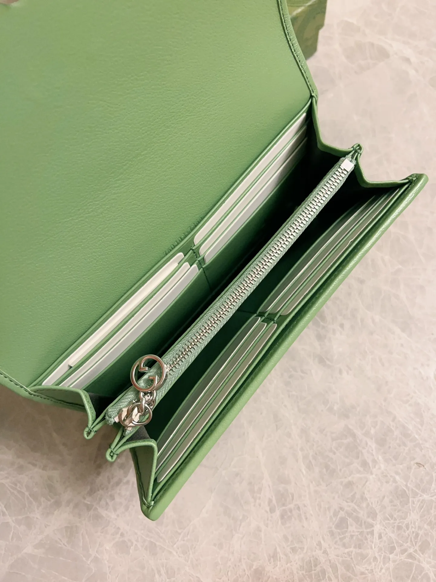💰480🇭🇺🇭🇺Gucci Blondie series full zipper wallet Model: 760302 Size: 19.5x11x3cm (thick) Color: white, black, gray, brown, pink, green/original leather. Made in Italy
