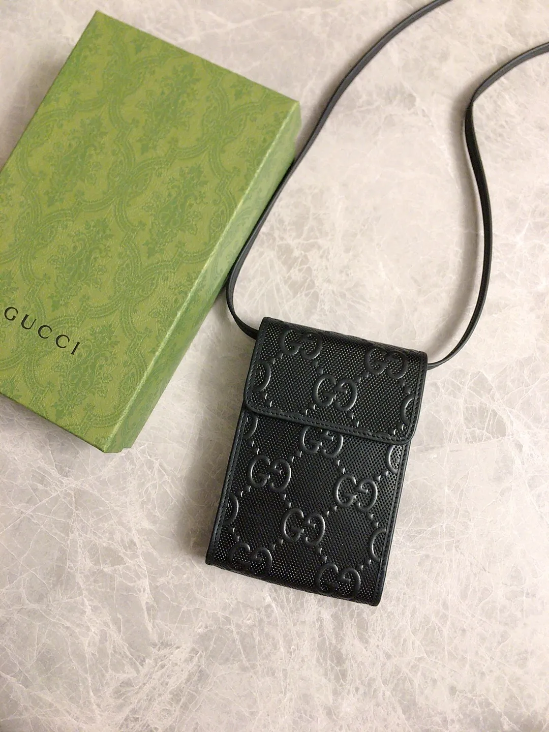 💰560🇭🇺🇭🇺gucci~2020 early autumn new style~Mobile phone bag 🧼🧼GG original factory cowhide cleverly integrated into punching holes and brand logo double G embossing🧼🧼Highlight the extraordinary design quality, simple and elegant, super large capacity, fashionable must-have item! Very practical🧼🧼Real shot, model: 625571, color: Kepi, size: 18×11×3.5cm
