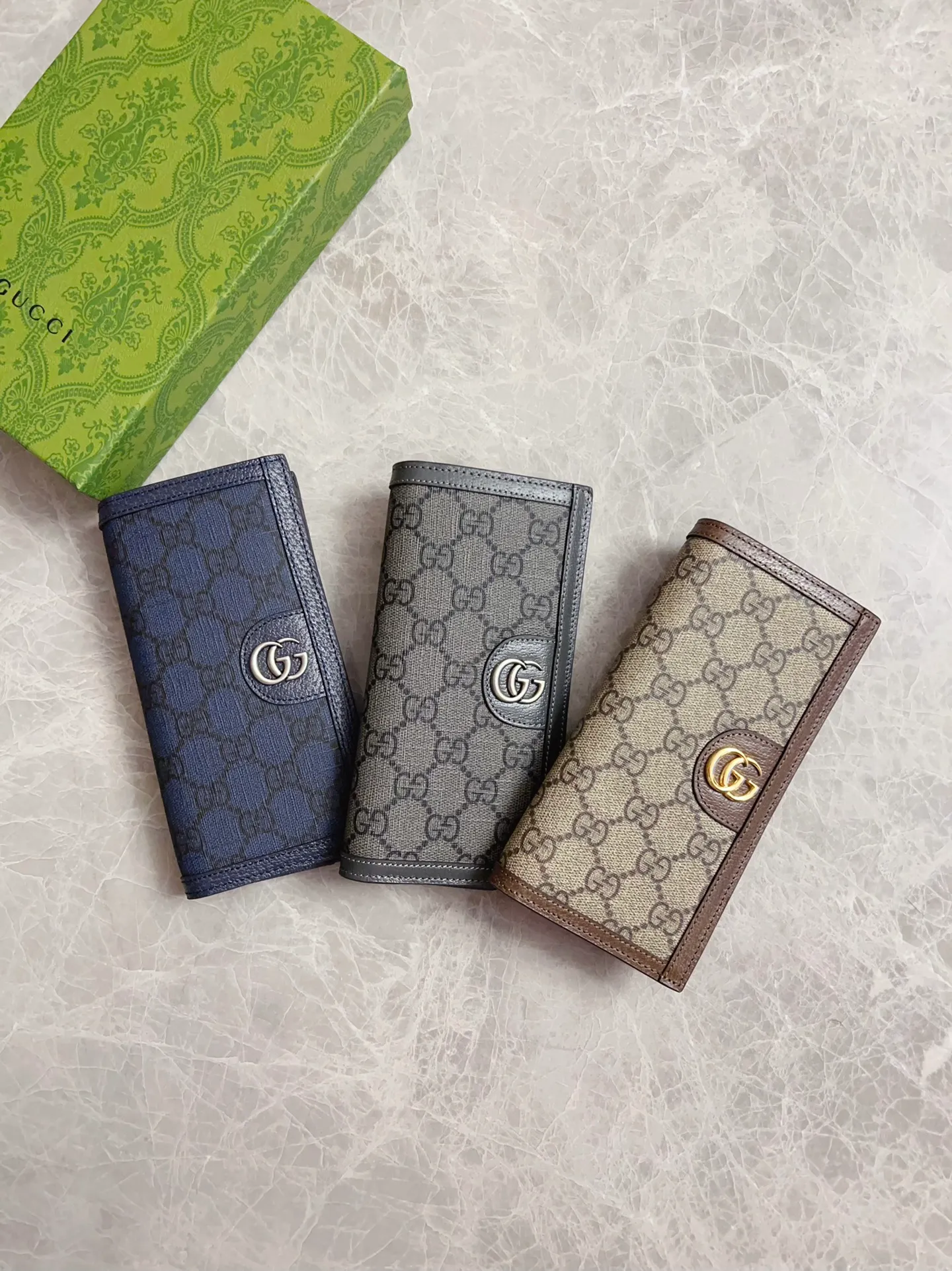 💰400 🇭🇺🇭🇺GucciO’s latest phidia series suit bag, Ophidia series items have endless retro feelings. GG Supreme canvas, cowhide piping, gun silver tone accessories Double G Model: 791746 Size: 19x 9.5cm Color: gray/blue/pvc.