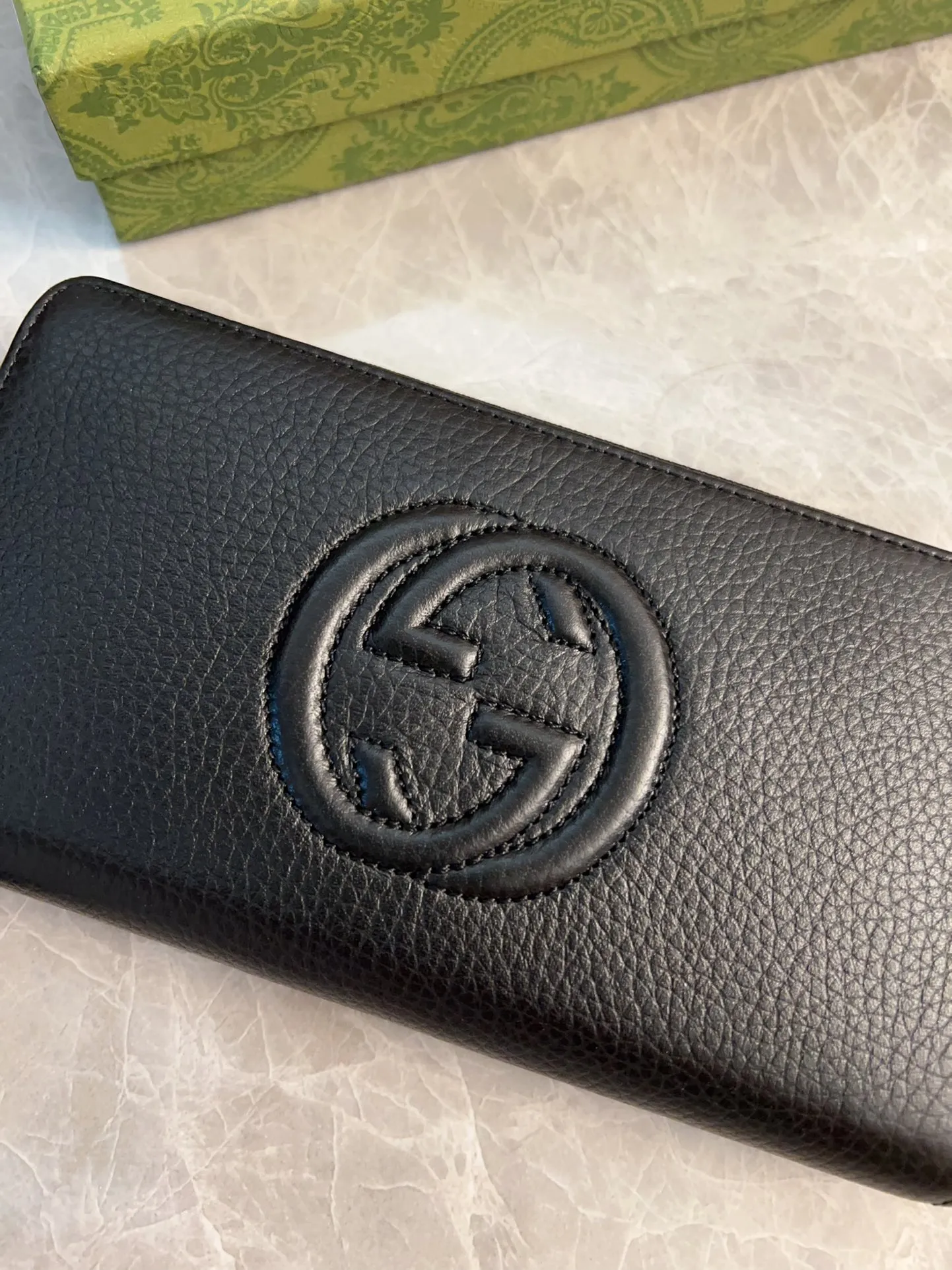 💰420 🇮🇹🇮🇹All the pictures above are in stock🗺🗺Be sure to do your best! ! Women's zipper wallet 308004 Original textured cowhide🗺🗺Original hardware, low-key and elegant, super stylish, fashionable 🗺🗺 Black and bright red🍻🍻Size 19.5-10-2.5