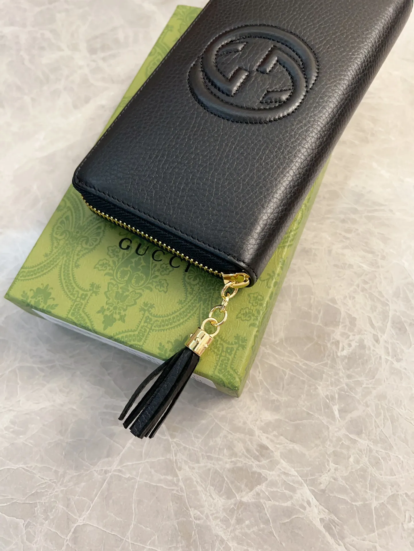 💰420 🇮🇹🇮🇹All the pictures above are in stock🗺🗺Be sure to do your best! ! Women's zipper wallet 308004 Original textured cowhide🗺🗺Original hardware, low-key and elegant, super stylish, fashionable 🗺🗺 Black and bright red🍻🍻Size 19.5-10-2.5