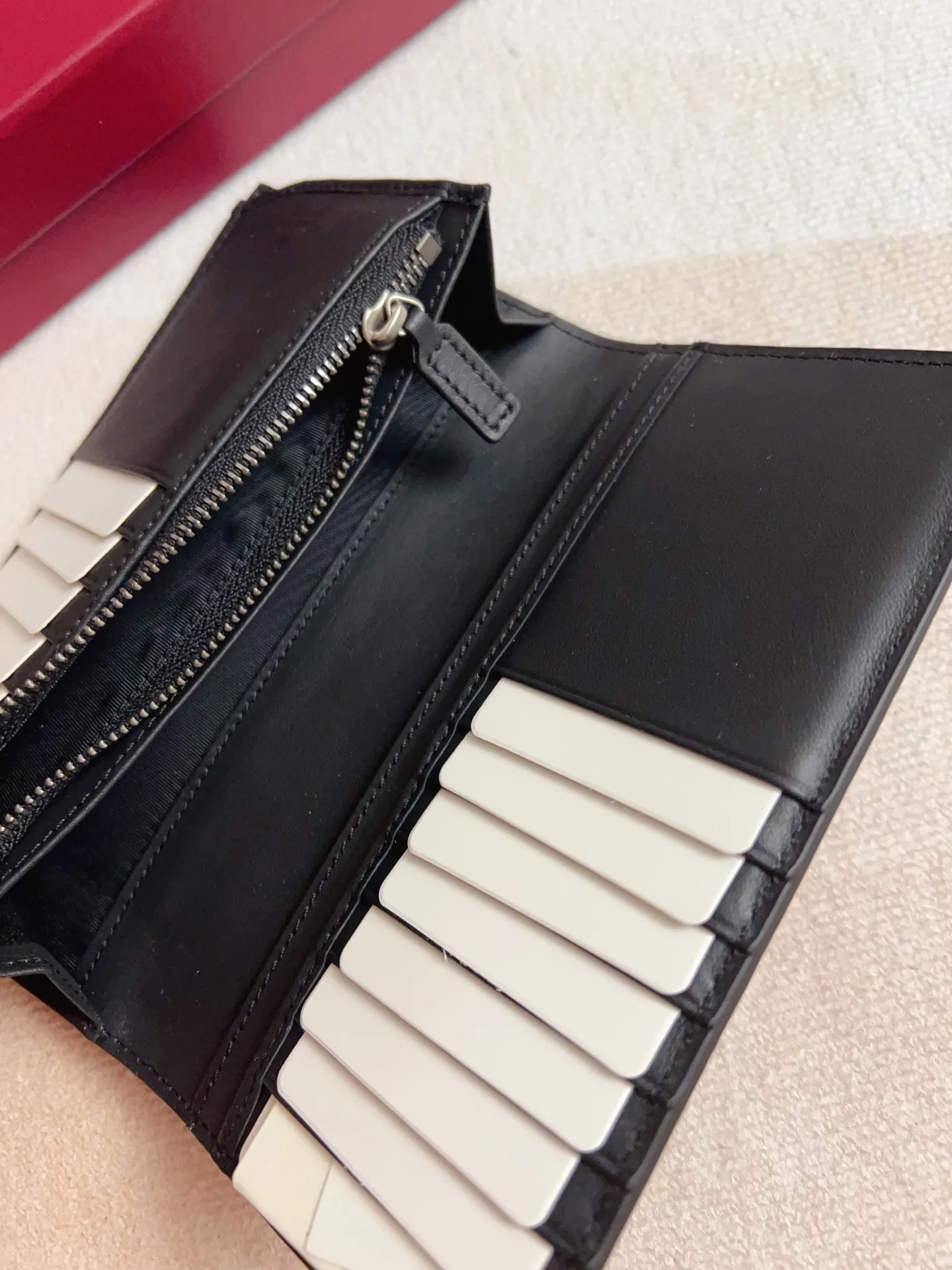 💰400 🇭🇺🇭🇺New GG Emblem series super soft pink embossed/full leather wallet! 💋💋Model: 835014, size: 19x9cm