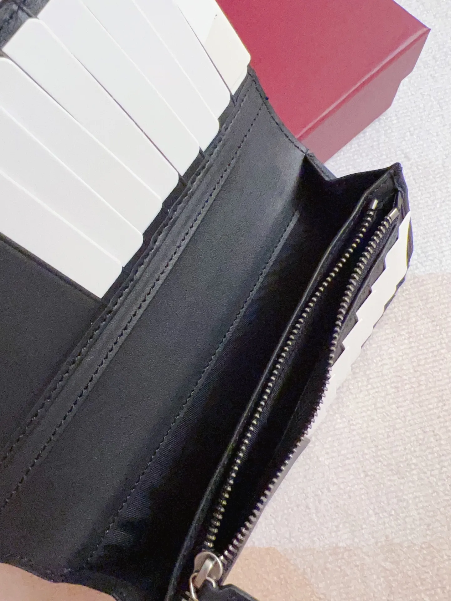 💰400 🇭🇺🇭🇺New GG Emblem series super soft pink embossed/full leather wallet! 💋💋Model: 835014, size: 19x9cm