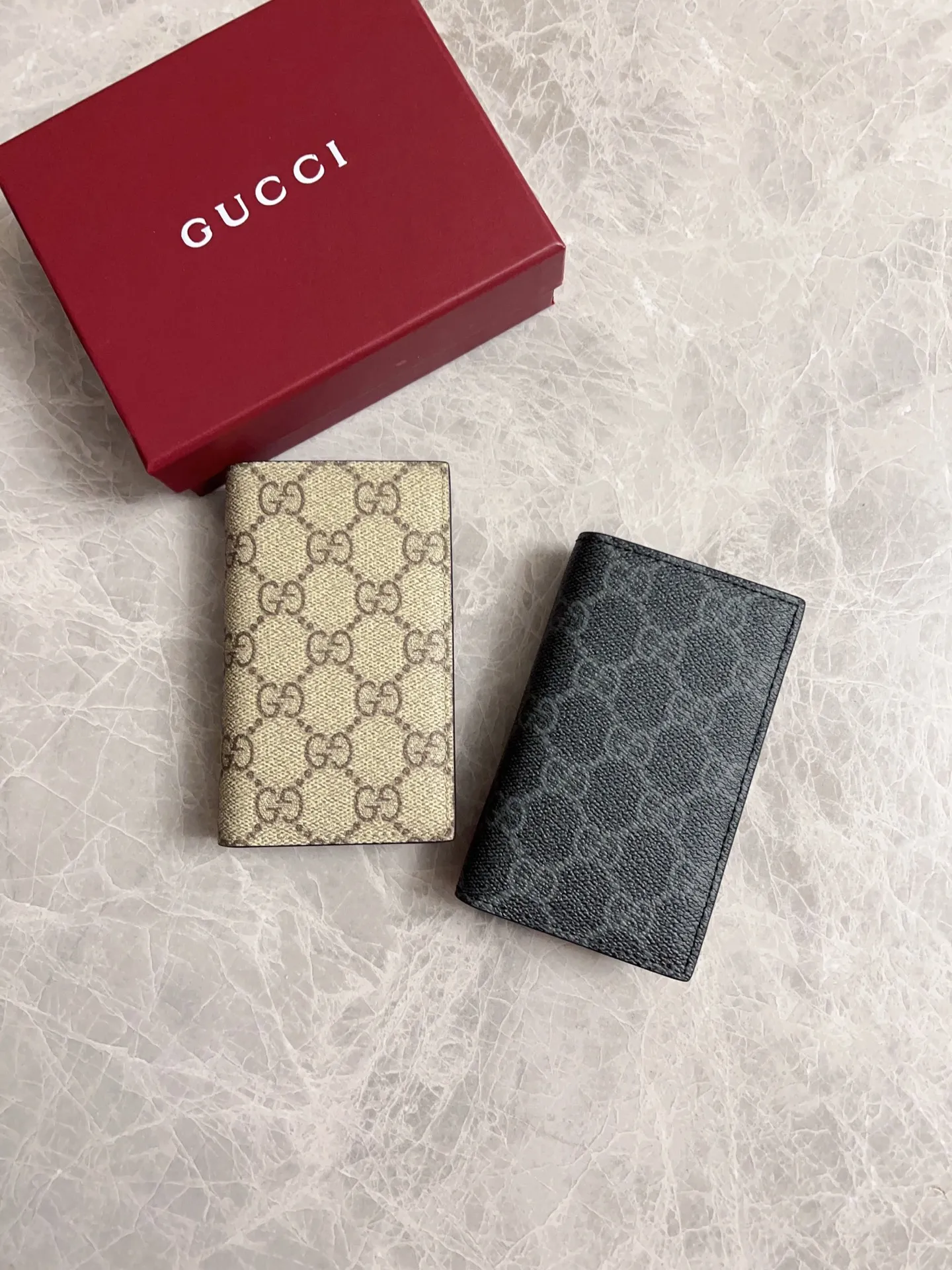 💰310 🇭🇺🇭🇺GG Emblem series reinterprets the classic double G pattern with creative design and innovative functions. 🍃🍃New granular PVC fabric with original factory calfskin, fashionable and versatile! 🍃🍃Brown, black Style number: 821209 Size: 12x7.5cm