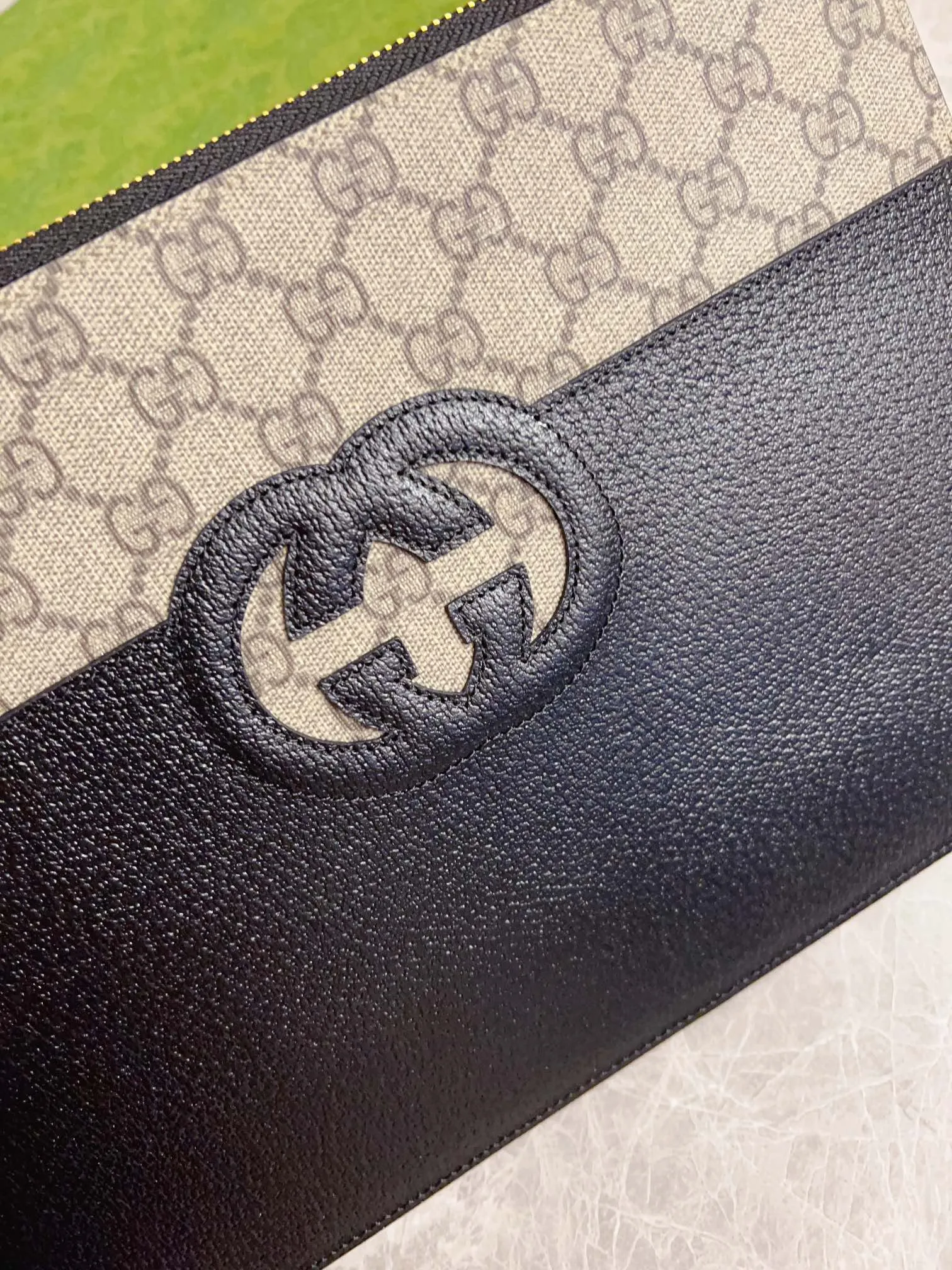 💰520 🇭🇺🇭🇺Gucci’s latest ~ Men’s handbag 🧬🧬 embellished with hollow interlocking Double G details, cleverly matched with GG Supreme canvas, 🧬🧬Create an accessory with both modern style and classic style🧬🧬Iconic interlocking Double G logo. This logo comes from the brand founder Guccio Mr. Gucci's initials are constantly being reinterpreted in various forms and styles🧬🧬Model: 723320, size: 30.5x 21x 1.5cm