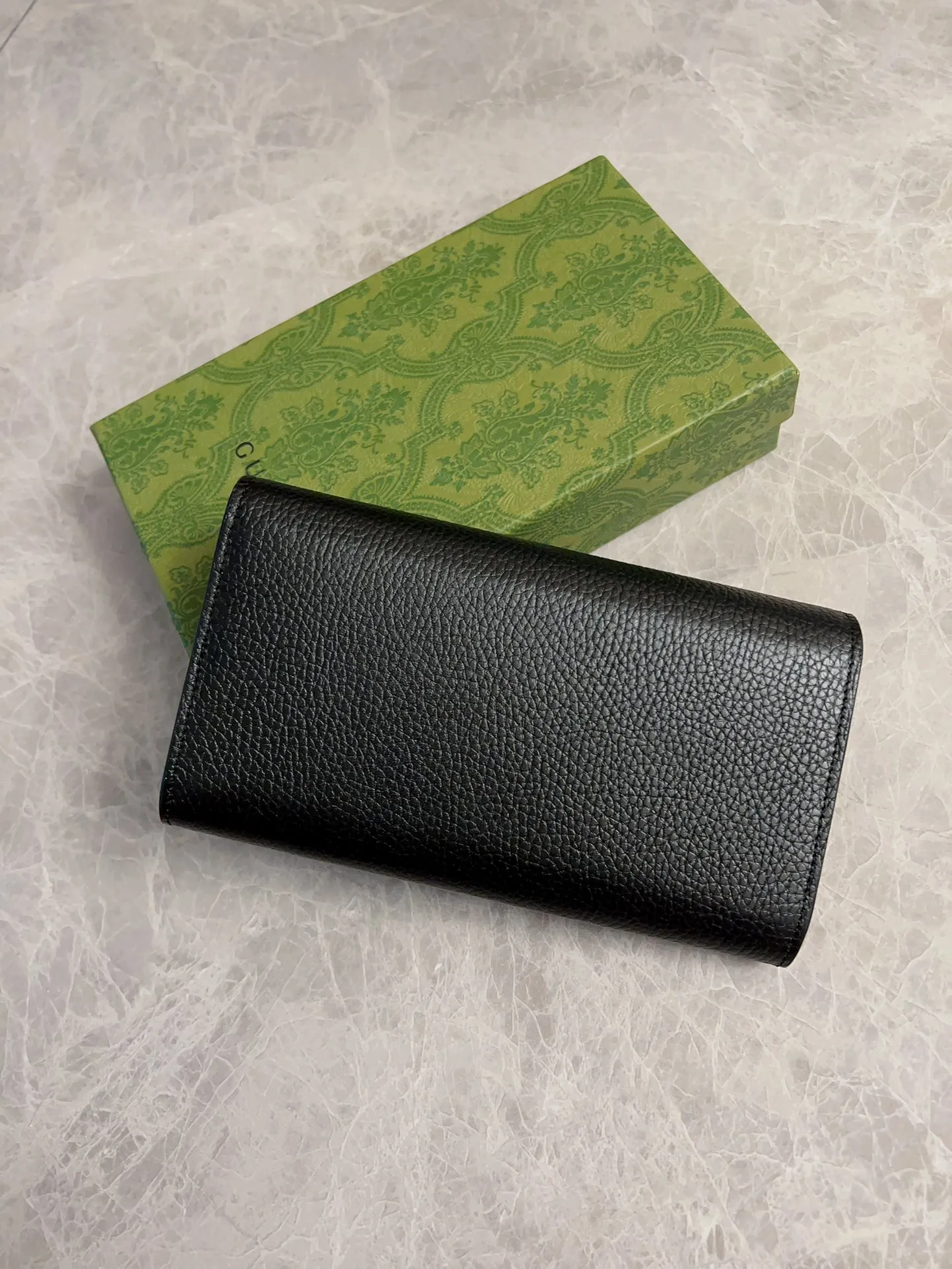 💰440 🇭🇺🇭🇺The latest model Original Ferrari leather ~ Pressed GⓂ️Ⓜ️Original double G hardware Ⓜ️Ⓜ️Exquisite oil edges! Model: 615524, Size: 19x10x2.5cm, Color: Grain