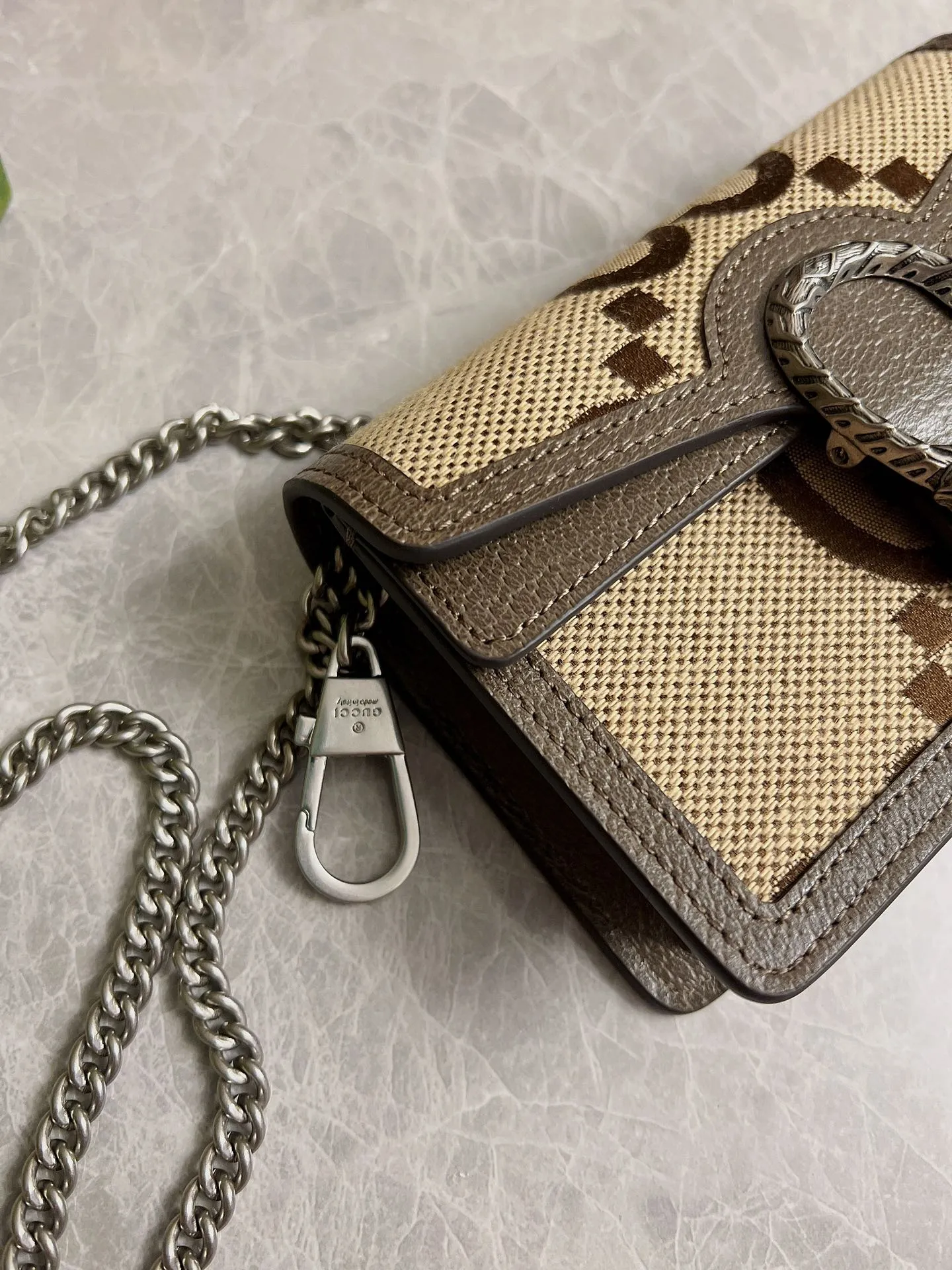 💰640🇭🇺🇭🇺Top original order! The Gucci Diana mini Dionysus chain bag combines the brand's most recognizable elements with ingenious monogram details. This chain bag is made of Double G pattern canvas and uses a unique Dionysus buckle. It is simple and elegant, exuding a touch of modern flavor. Model: 476432, size: 16.5x10x4.5cm