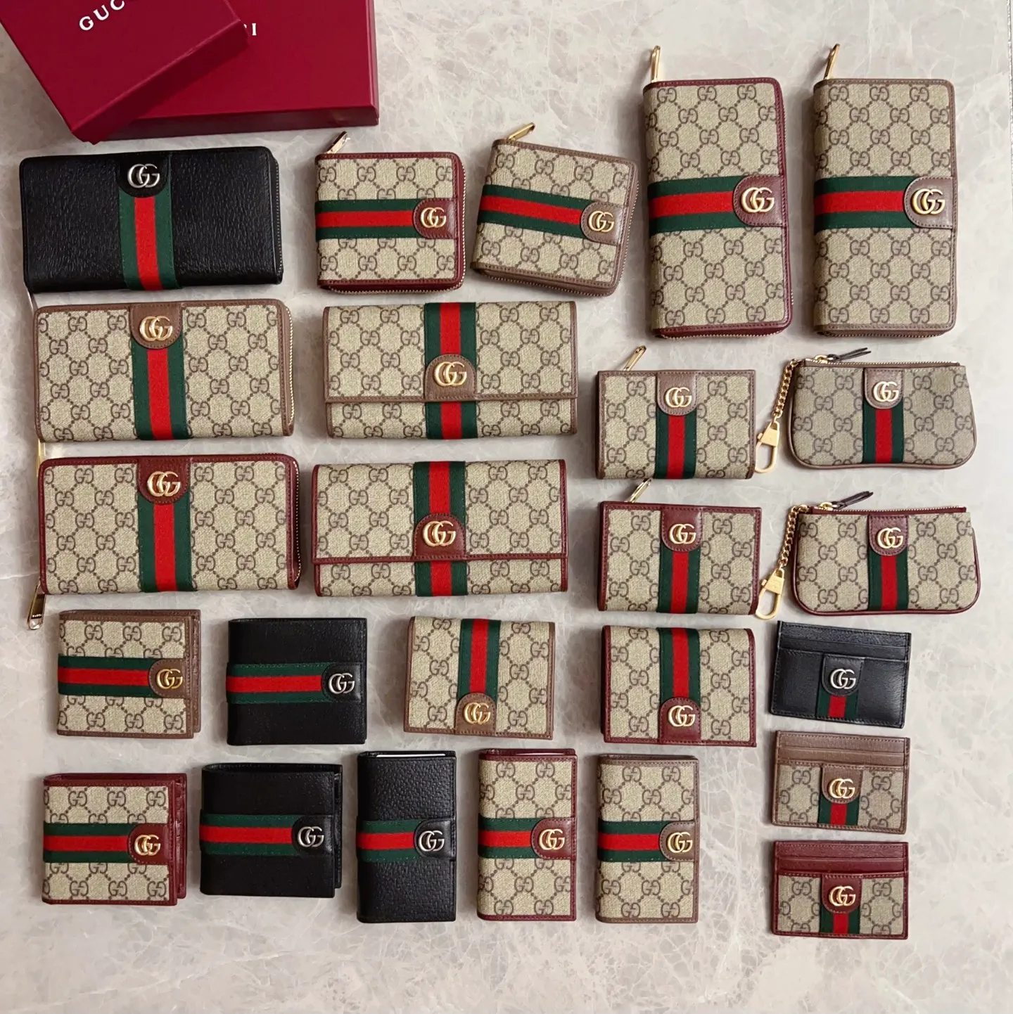 💰460🇭🇺🇭🇺 The official website is synchronized with new styles! Ophidia series ~ zipper wallet, 🍊🍊 is made of GG Supreme original factory pig grain first-layer cowhide 🍊🍊 with iconic double G hardware marks, classic red and green webbing, high-end cotton zipper ~ refined! 🍊🍊Model number: 834694🍊🍊Size: W19xH10xD2.5cm, color: black