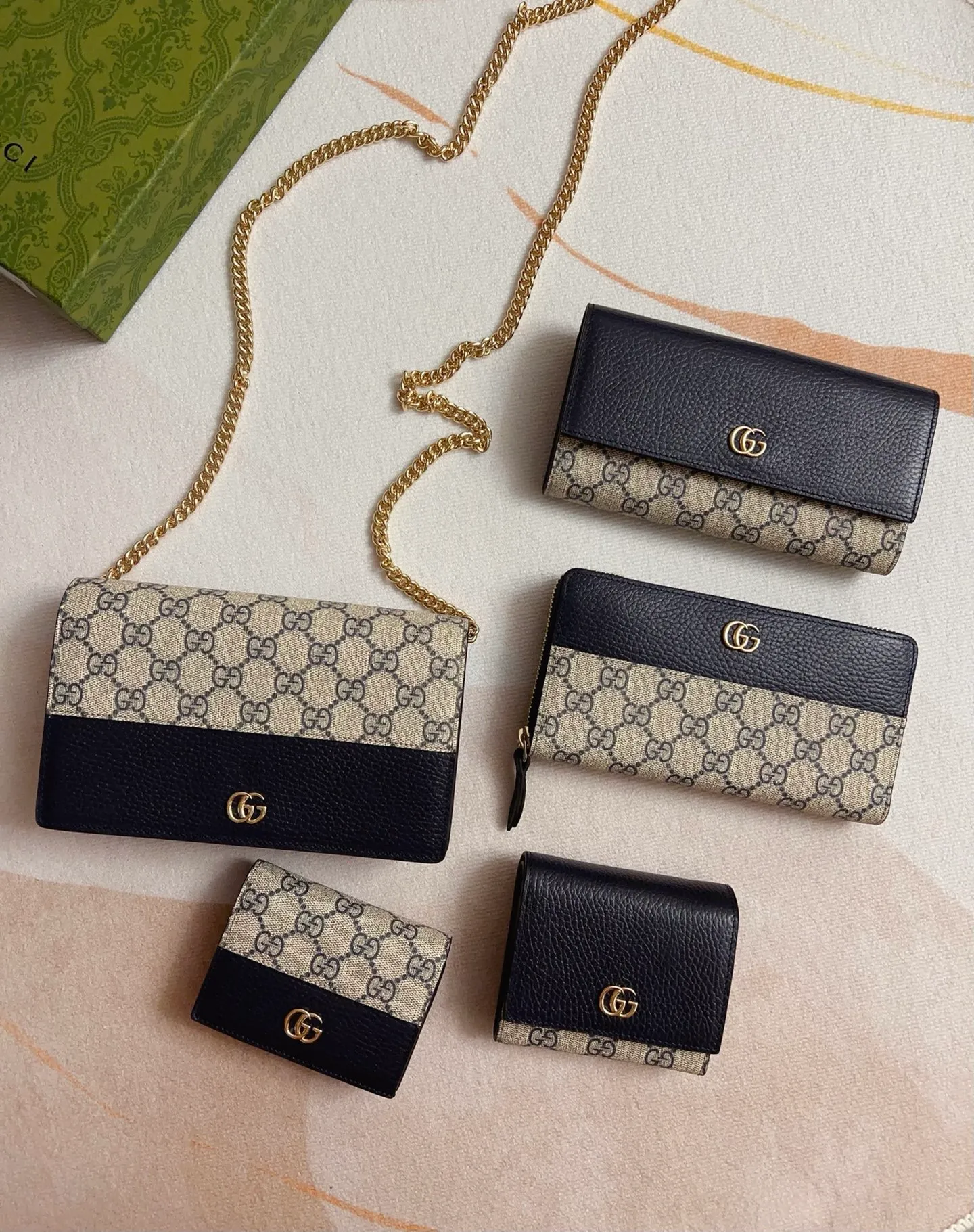 💰420🇭🇺🇭🇺gucci new product! Using imported original leather and imported thread,‼ ️The new Ophidia series❣ Made of calfskin imported from Italy, equipped with classic double G hardware, a new style and contour support are now available. A structural shape in which the inner side is divided into intervals. 😘Made from top overseas hardware, 💍Model: 598587, Color: blue PVC, Size: 12x10x3cm