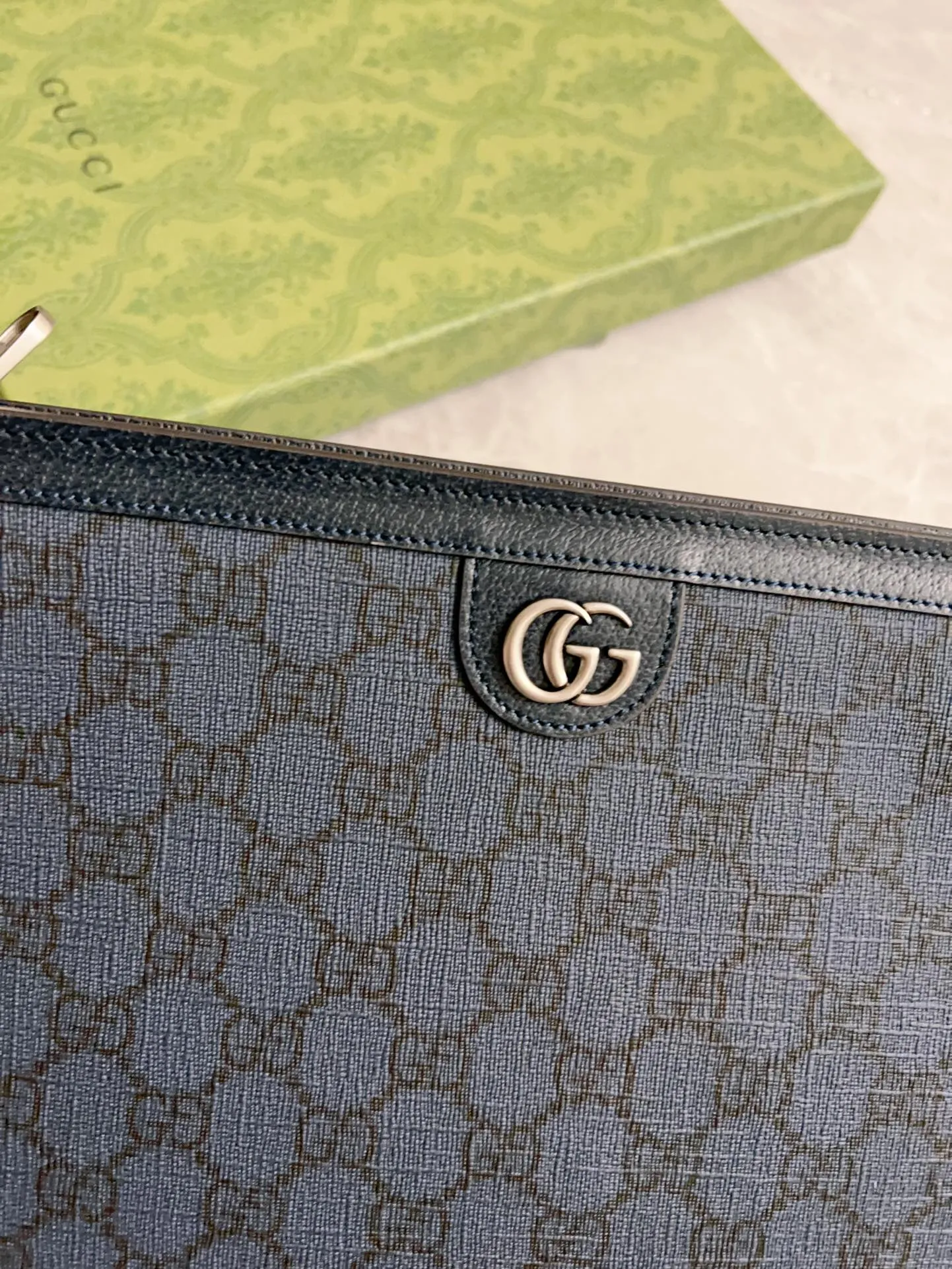 💰620 🇭🇺🇭🇺Ophidia series clutch, 🧬🧬dark blue GG with gray leather🧬🧬removable wrist strap, cotton and linen lining, 🧬🧬style number 760243 gray, size 18X26X6🧬🧬