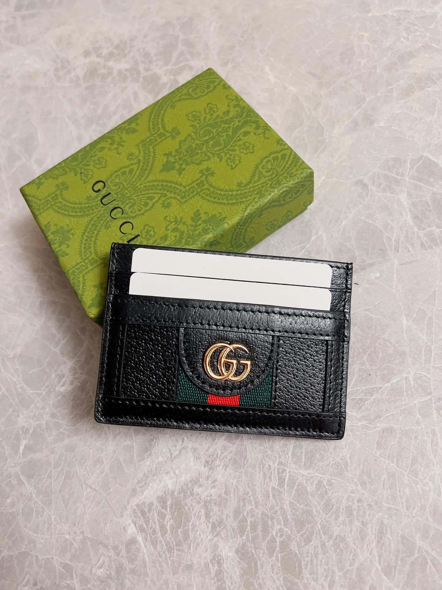 💰220🇭🇺🇭🇺 The official website is synchronized with the new model! Ophidia series ~ small card holder, 🍅🍅 is made of GG Supreme original factory pig grain first-layer cowhide 🍅🍅 with iconic double G hardware marks, classic red and green webbing ~ refined! 🍅🍅Model number: 523159🍅🍅Size: W10xH7cm, color: black,