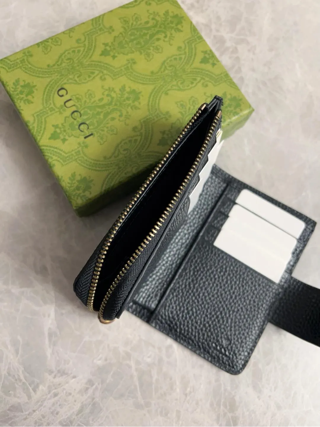 💰420 🇭🇺🇭🇺GG Marmont series card holder has arrived! Exquisite and generous! Model: 739498 Dimensions: 13x8.5x2cm. Color: black/burgundy/brown/original leather.