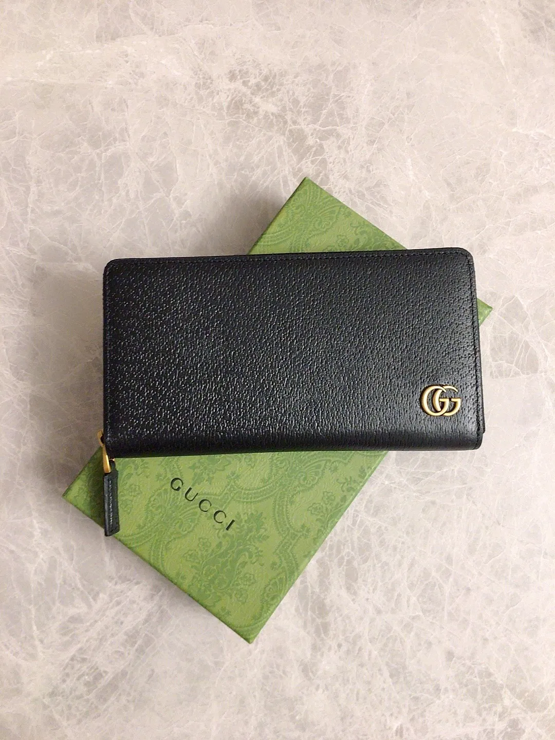 💰400🇭🇺🇭🇺The latest version of the GG marmont full zipper wallet at the counter🗽🗽Model: 428736, color: Gram, bronze double G logo🗽🗽Imported original pig grain leather is perfect to the extreme,🗽🗽exclusive real-life photos 🗽🗽Size: 19x10x2.5cm