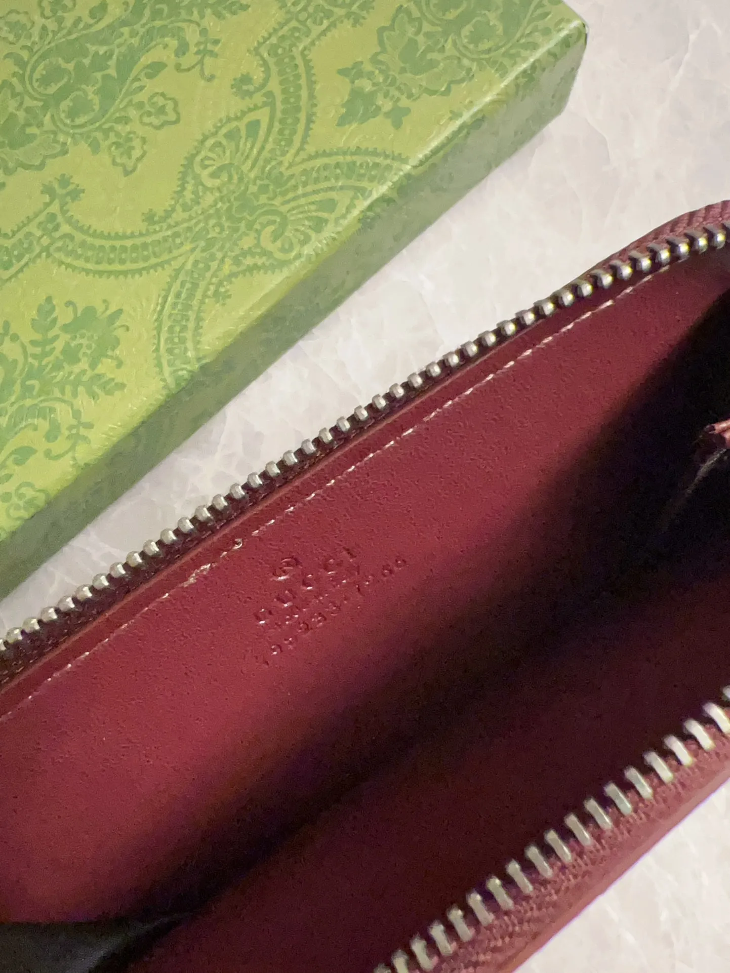 💰360 🇭🇺🇭🇺Gucci’s latest series is presented~Card holder🥗🥗The two-tone design full of contrasting beauty makes the GG logo emblazoned on the body of the bag show off🥗🥗The fabric is made of black GG, and the lining is made of contrasting cowhide leather🥗🥗Black GG Supreme canvas, 🥗🥗with dark gray ceramic effect double G, size: 13.5x 8cm model: 795233 (original product)