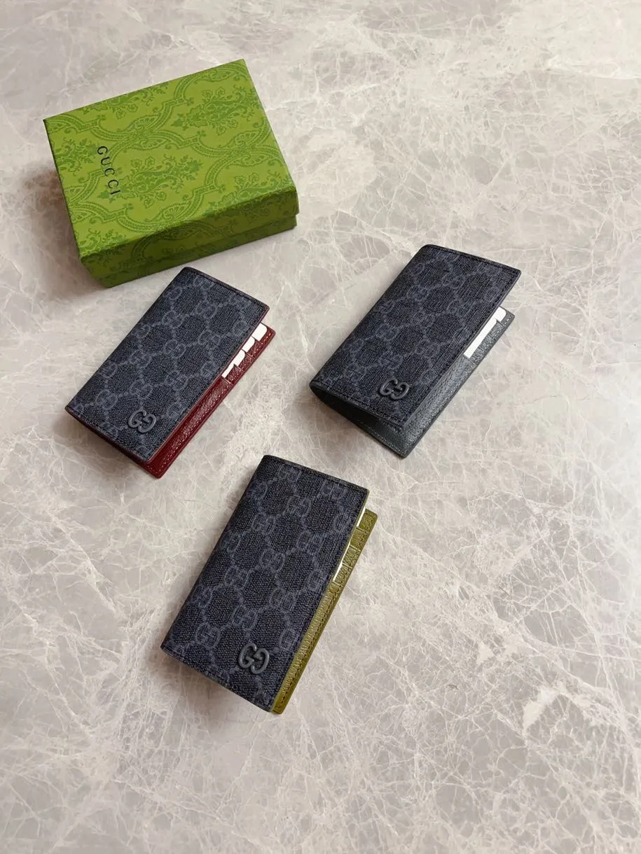 Gucci’s latest card holder 768249 ~ gray double G buckle! Contrast color interior~burgundy, military green, gray