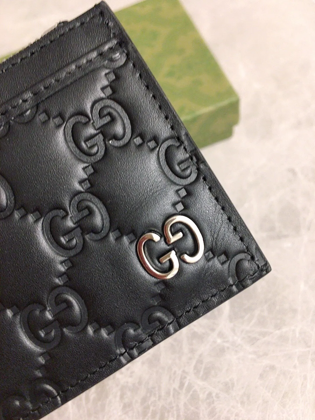 💰330🇭🇺🇭🇺 The official website synchronizes the new model🐡🐡 A slim card holder launched in the Gucci~CY series in the 1970s🐡🐡With multiple pockets and zipper compartments, 🧵Advanced custom embossed original factory cowhide🐡🐡Imported cotton zipper, high-end quality, model number: 597560, size 12x8cm