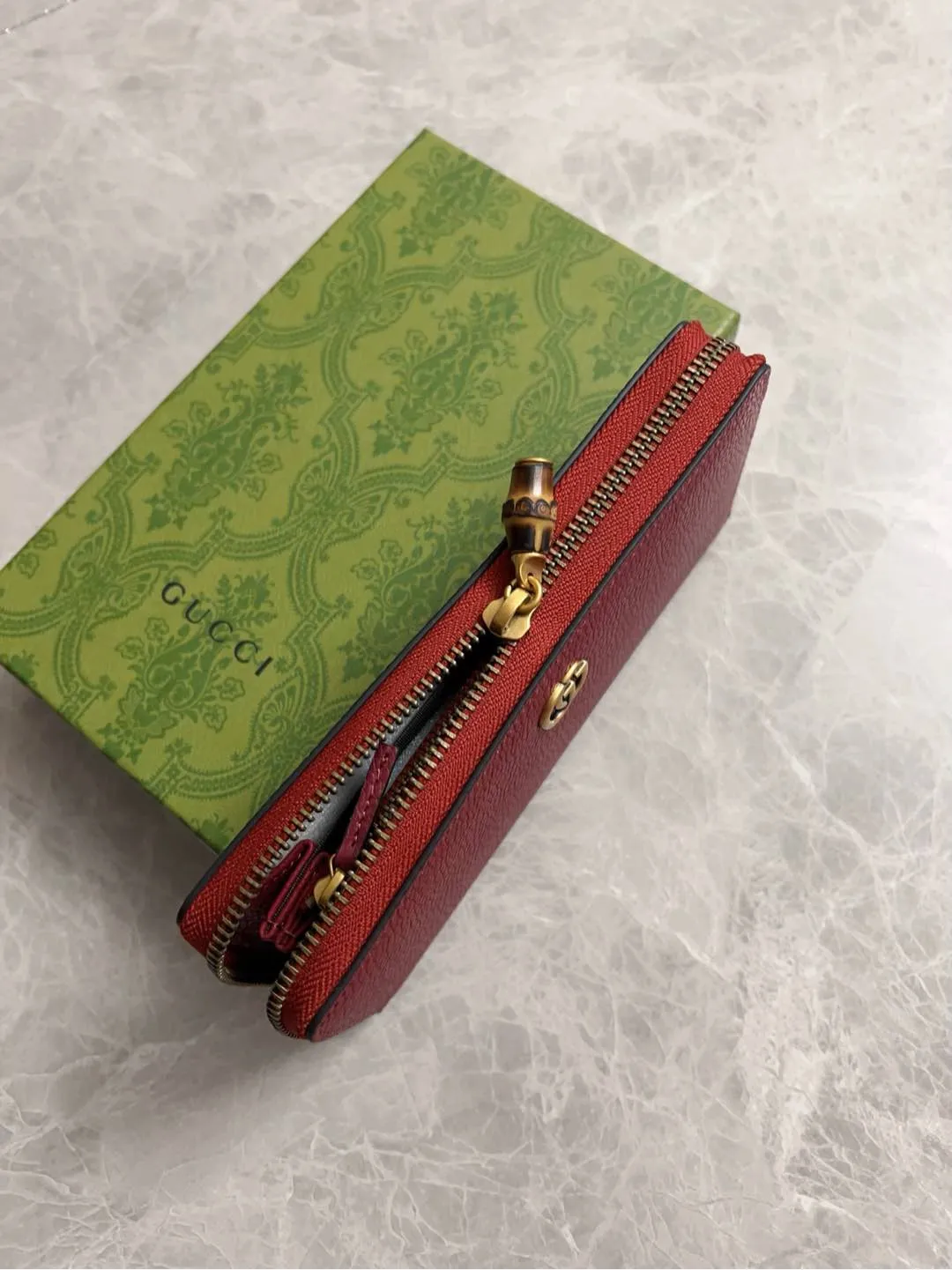 💰460 🇭🇺🇭🇺GG Marmont series long clips are available! Exquisite and generous! Model: 739499. Size: 19.5*11*3cm. Color: black/burgundy/brown/original leather.