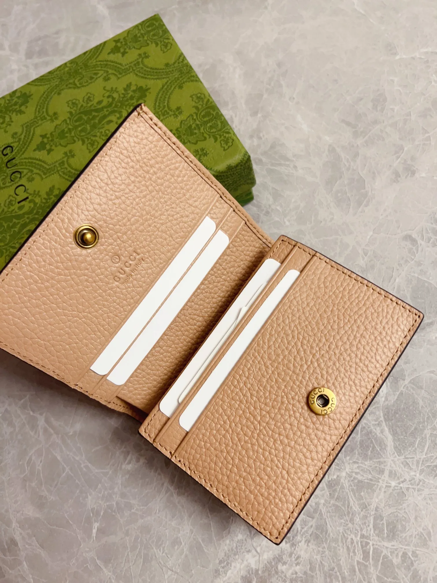 💰400 🇮🇹🇮🇹Gucci’s latest ~ small wallet with interlocking Double G python leather bow🍓🍓Exquisitely crafted from original factory calfskin, 🍓🍓The front bow is made with python leather piping and antique gold tone interlocking Double G details, 🍓🍓Iconic fashion item🍓🍓Model: 746059, Size: 11x 8.5x3cm