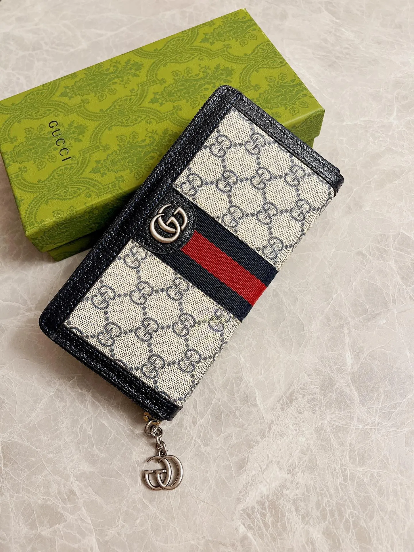 [Top original order] [Authentic packaging] 💰410🇭🇺🇭🇺 The official website is synchronized with the new model! Ophidia series ~ long zipper clip, 🧤🧤 is made of GG Supreme high-grade blue PVC fabric 🧤🧤 with iconic double G gun silver hardware marks, classic blue and red webbing, exquisitely made! 🧤🧤Model number: 523154, size: W19xH10xD3cm, color: blue PVC